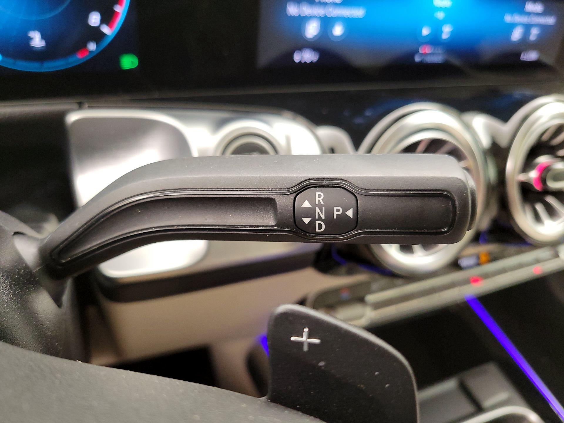 Thumbnail: 2022 Mercedes-Benz GLB - 17