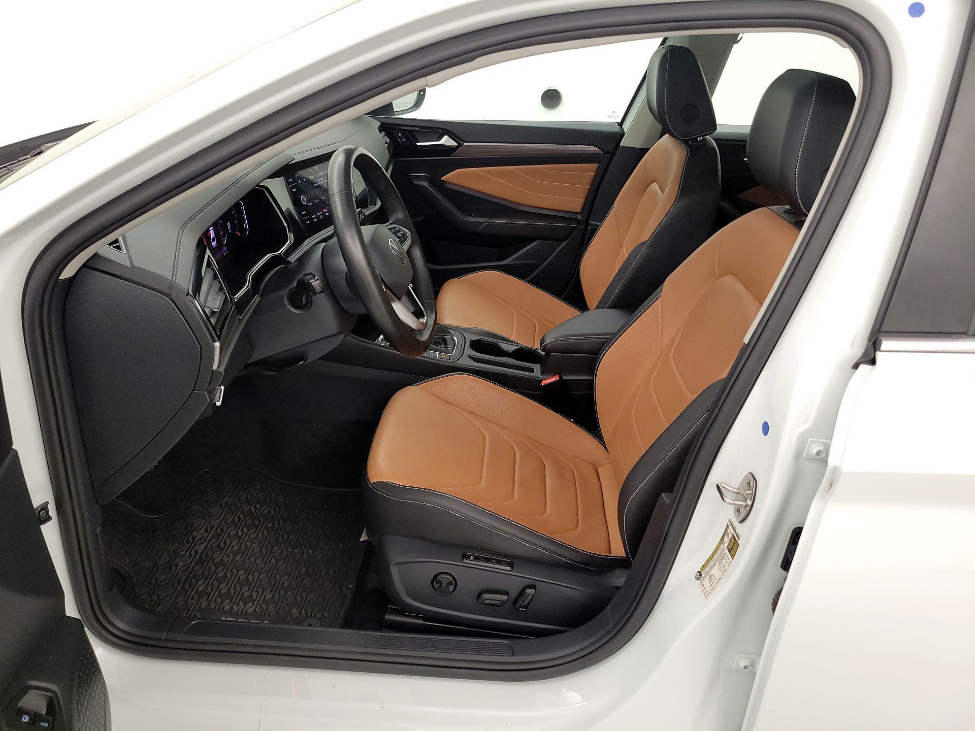 Thumbnail: 2024 Volkswagen Jetta - 11