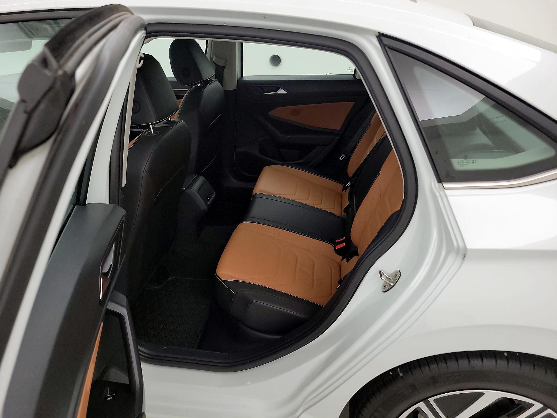 Thumbnail: 2024 Volkswagen Jetta - 20