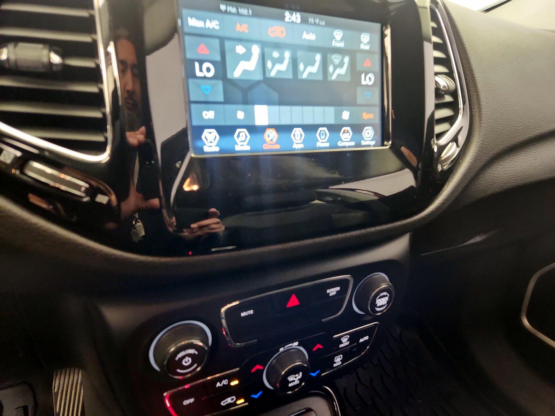 Thumbnail: 2021 Jeep Compass - 16