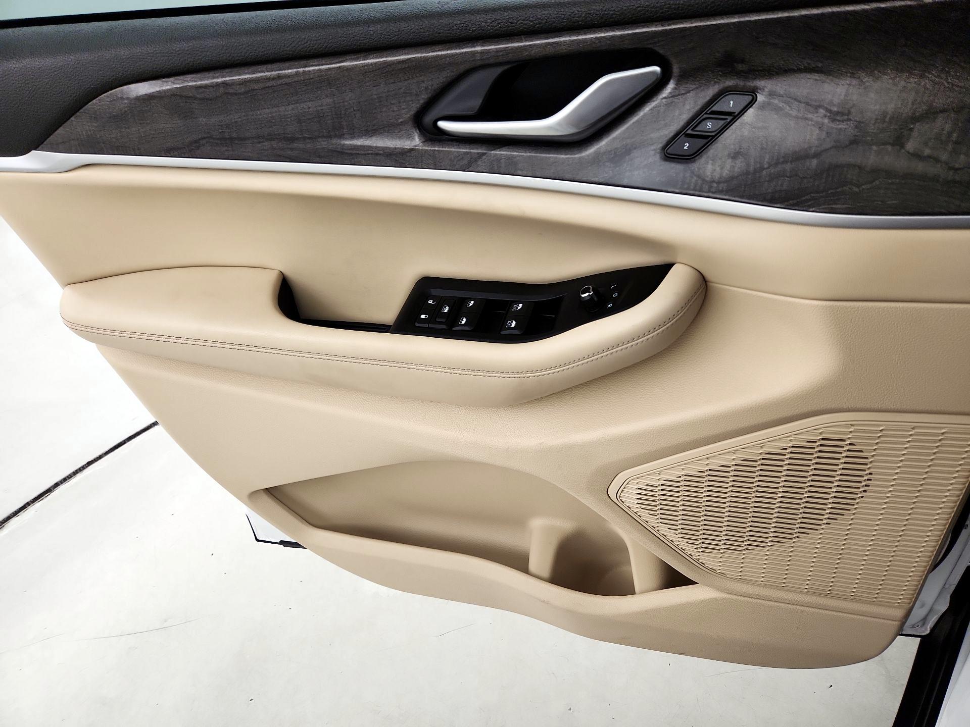 Thumbnail: 2023 Jeep Grand Cherokee - 12