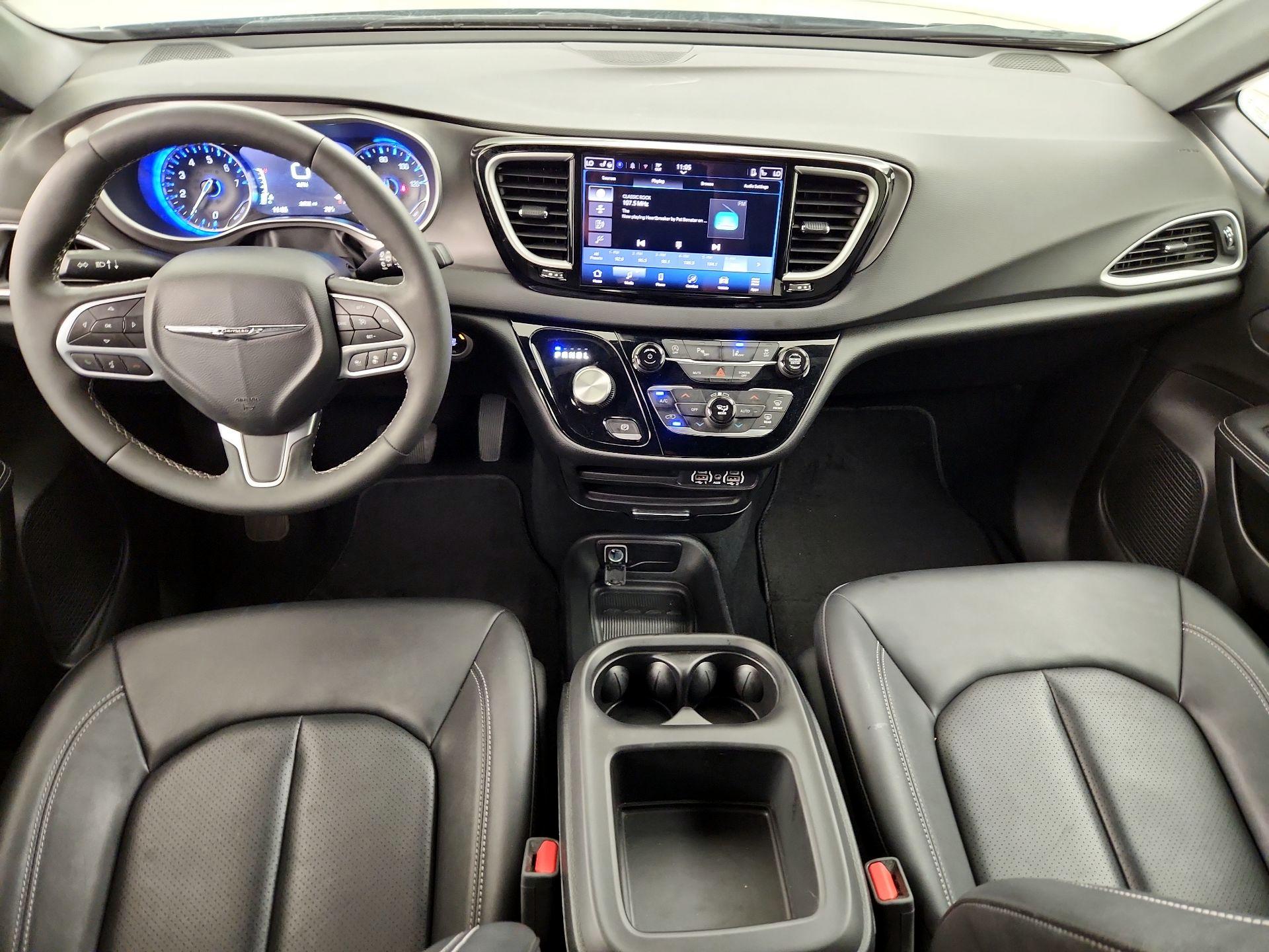 Thumbnail: 2025 Chrysler Pacifica - 9