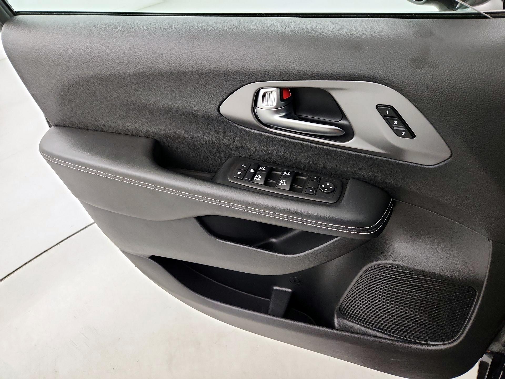 Thumbnail: 2025 Chrysler Pacifica - 12