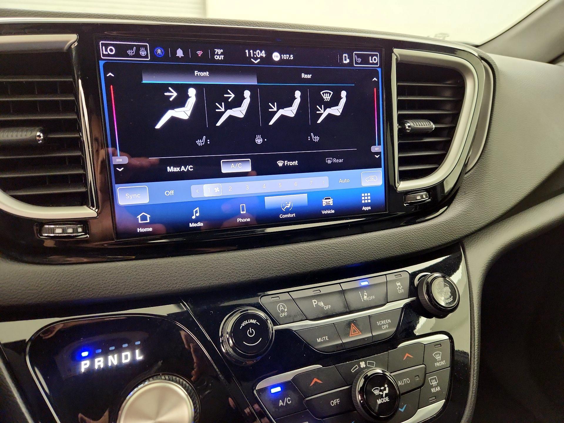 Thumbnail: 2025 Chrysler Pacifica - 16