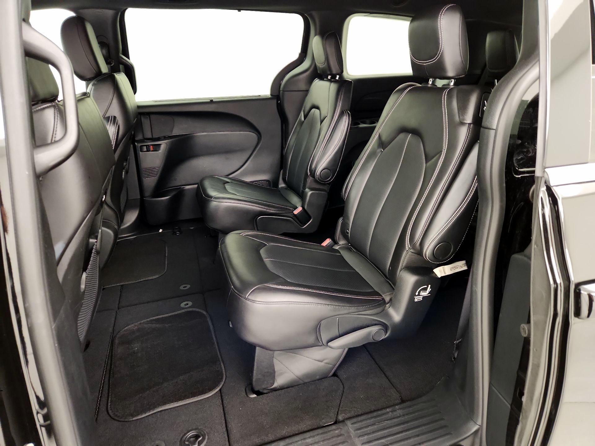 Thumbnail: 2025 Chrysler Pacifica - 19