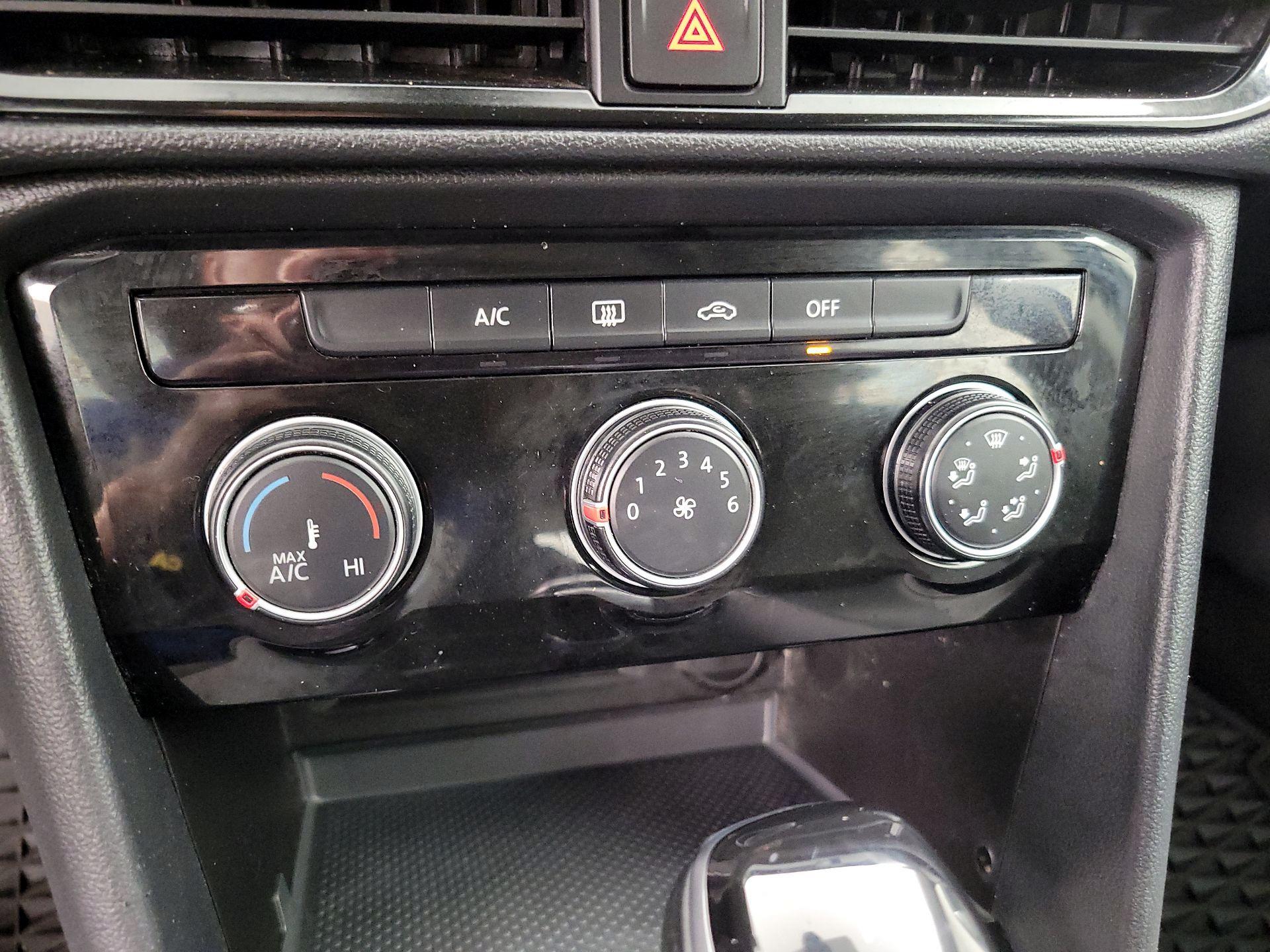 Thumbnail: 2024 Volkswagen Taos - 16