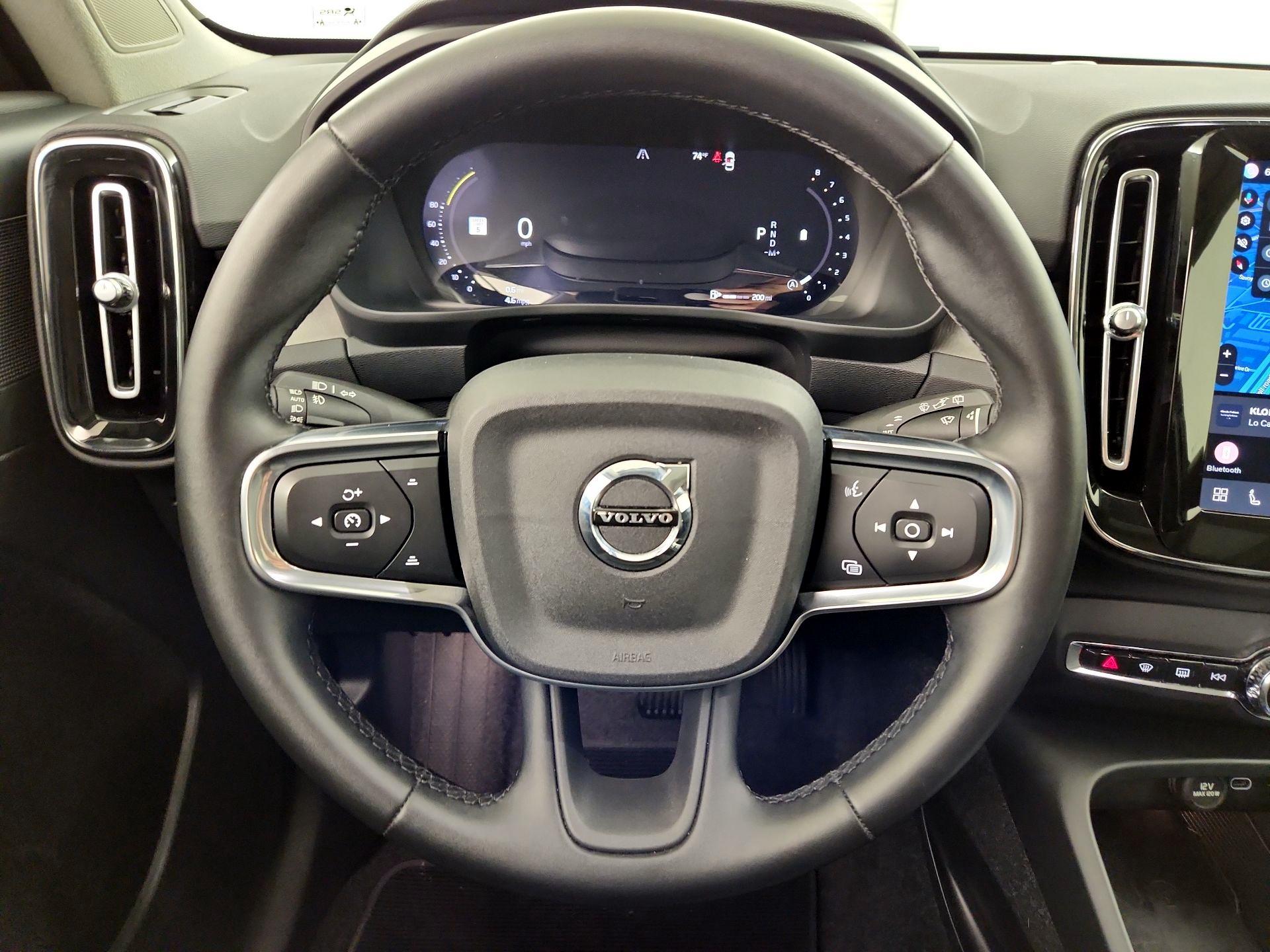 Thumbnail: 2025 Volvo XC40 - 10