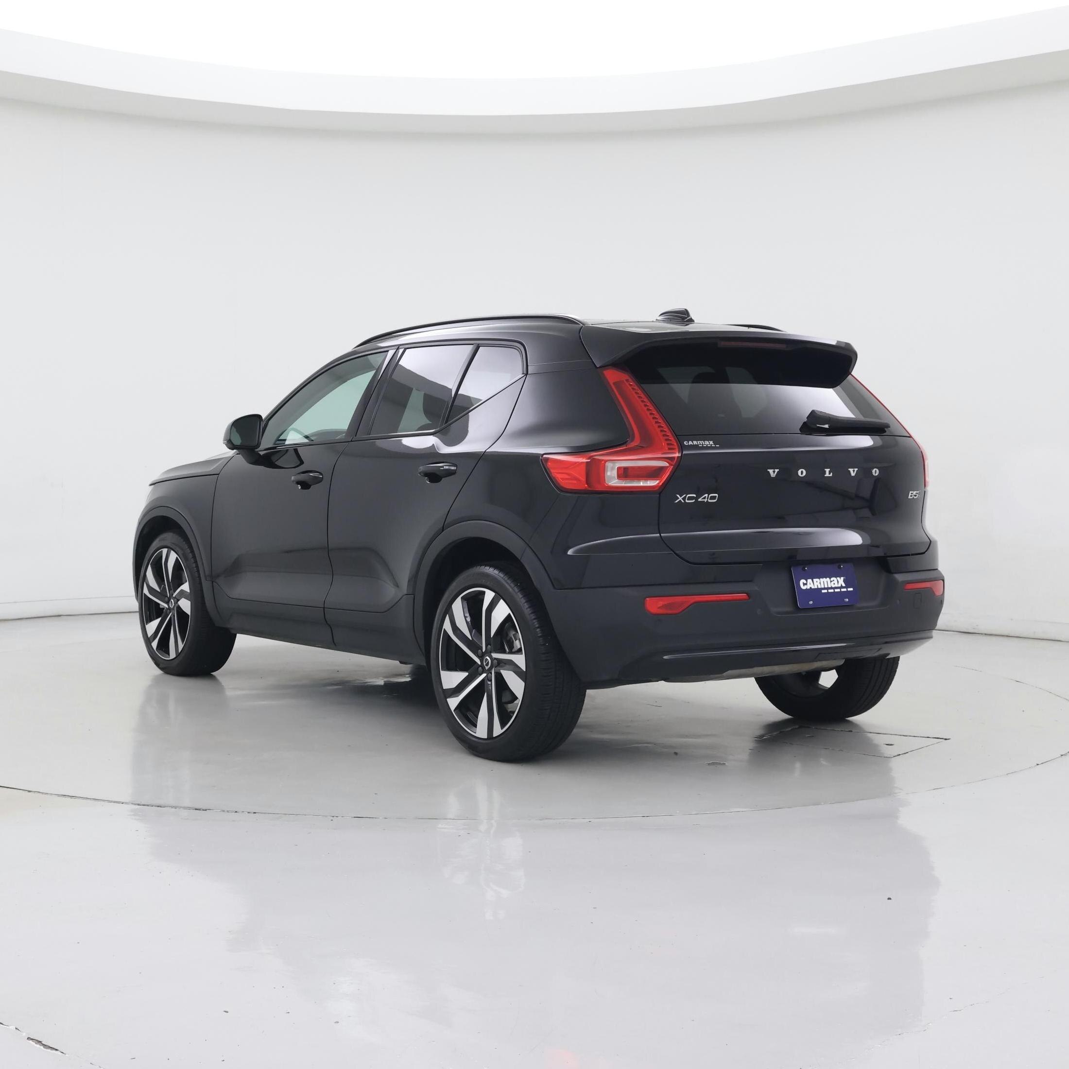 Thumbnail: 2025 Volvo XC40 - 2