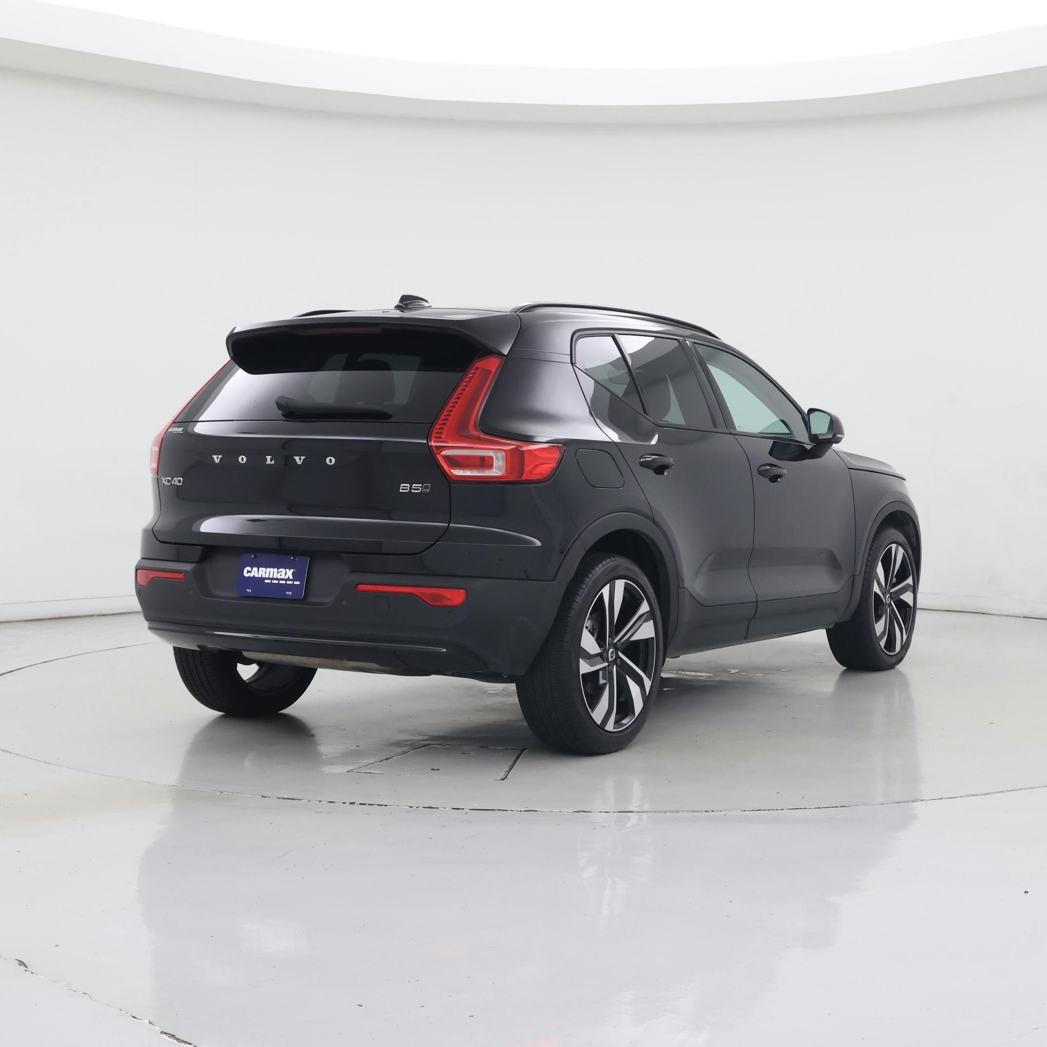 Thumbnail: 2025 Volvo XC40 - 8