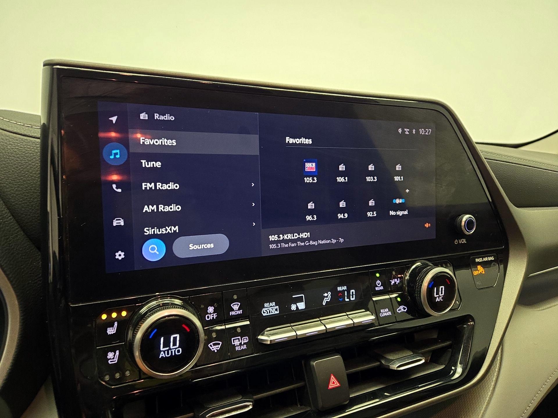 Thumbnail: 2023 Toyota Highlander - 15