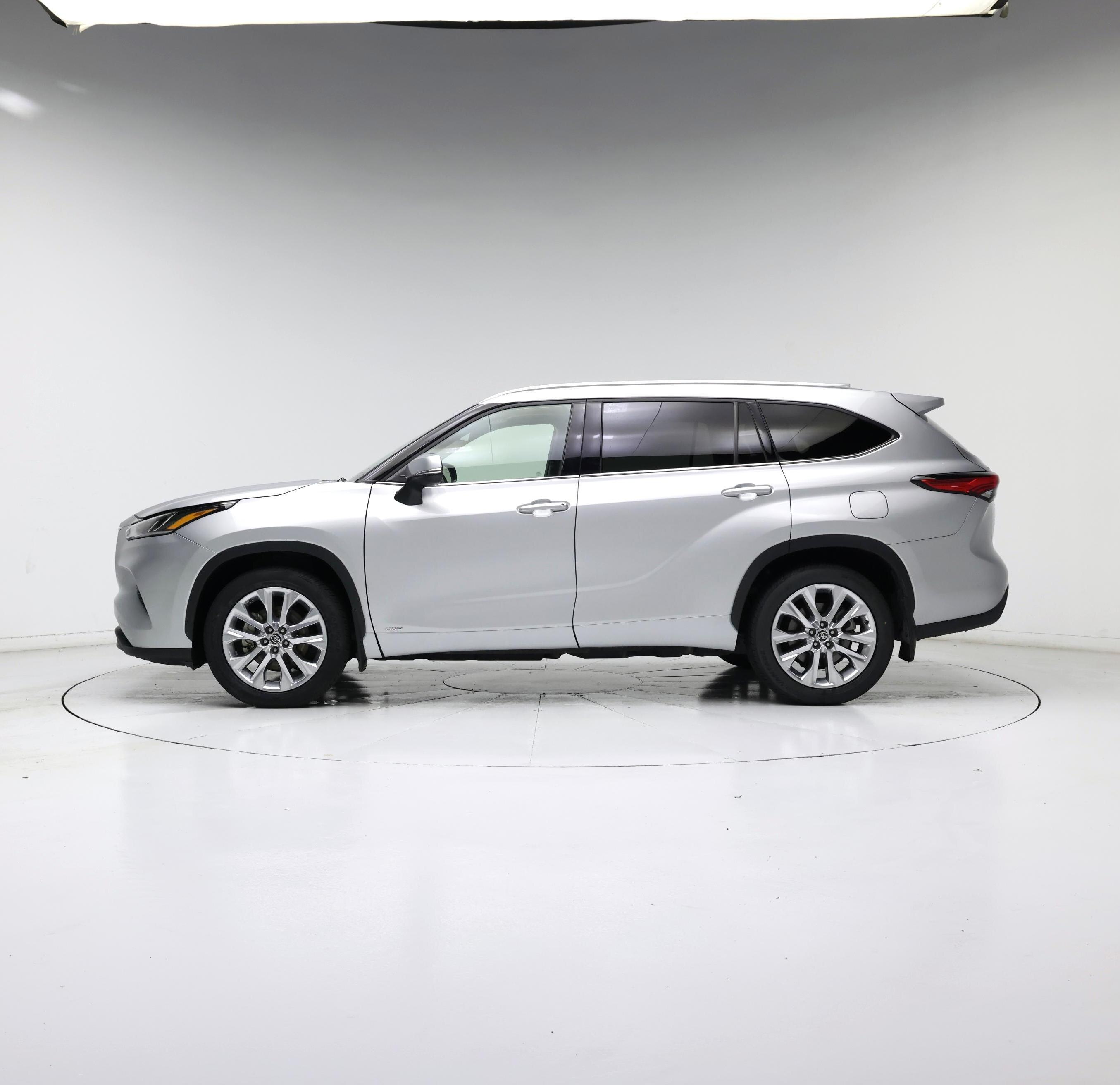 Thumbnail: 2023 Toyota Highlander - 3