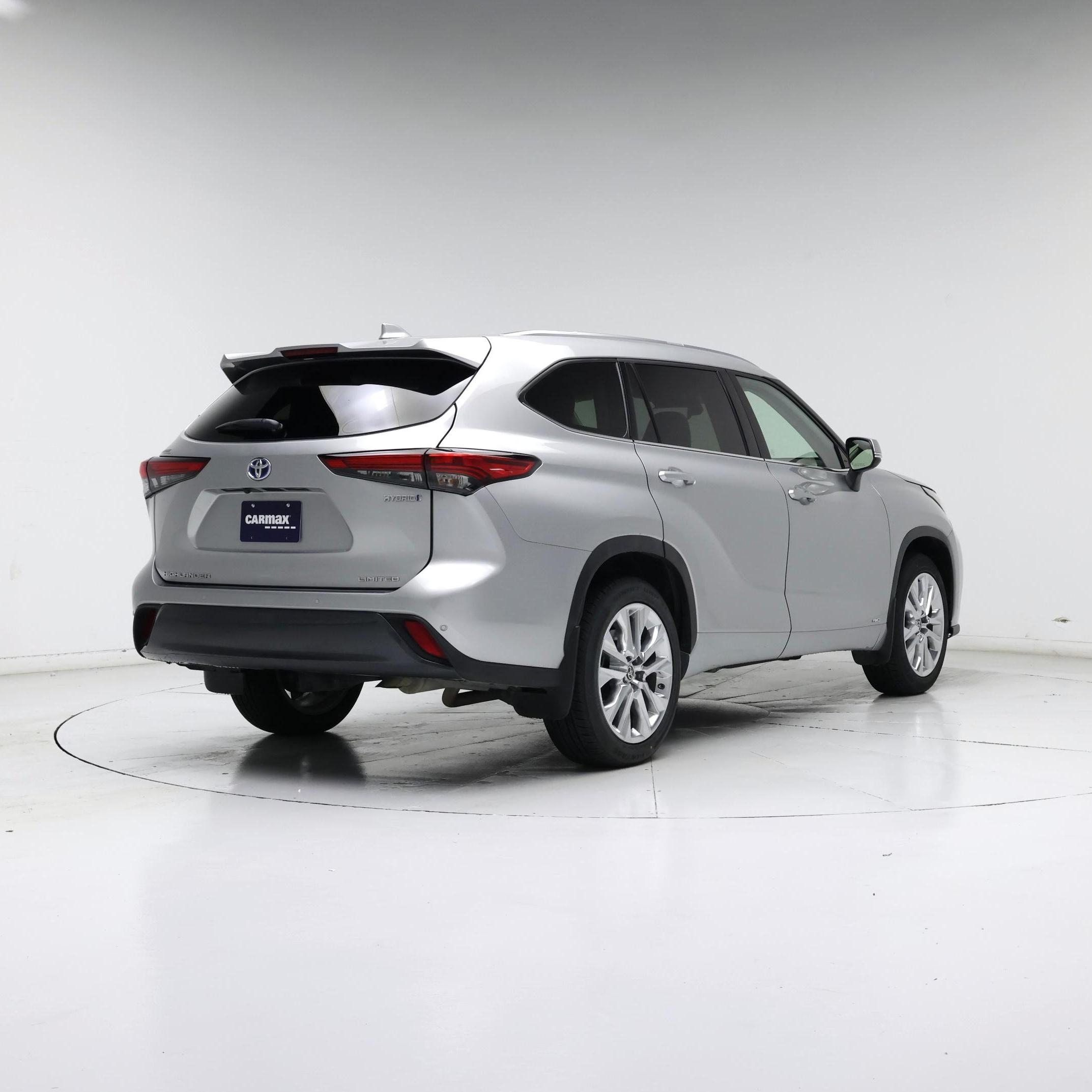 Thumbnail: 2023 Toyota Highlander - 8