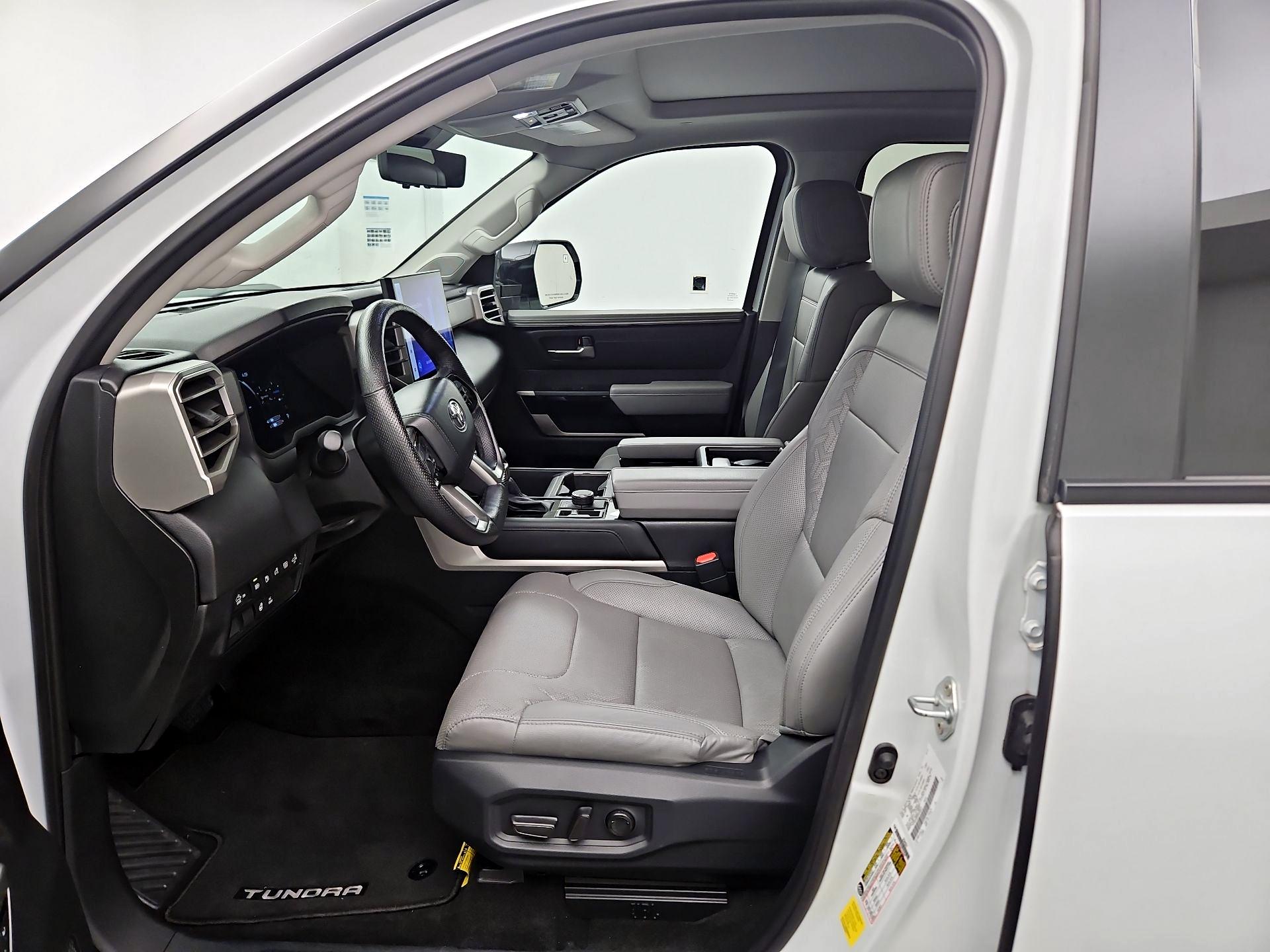 Thumbnail: 2024 Toyota Tundra - 11