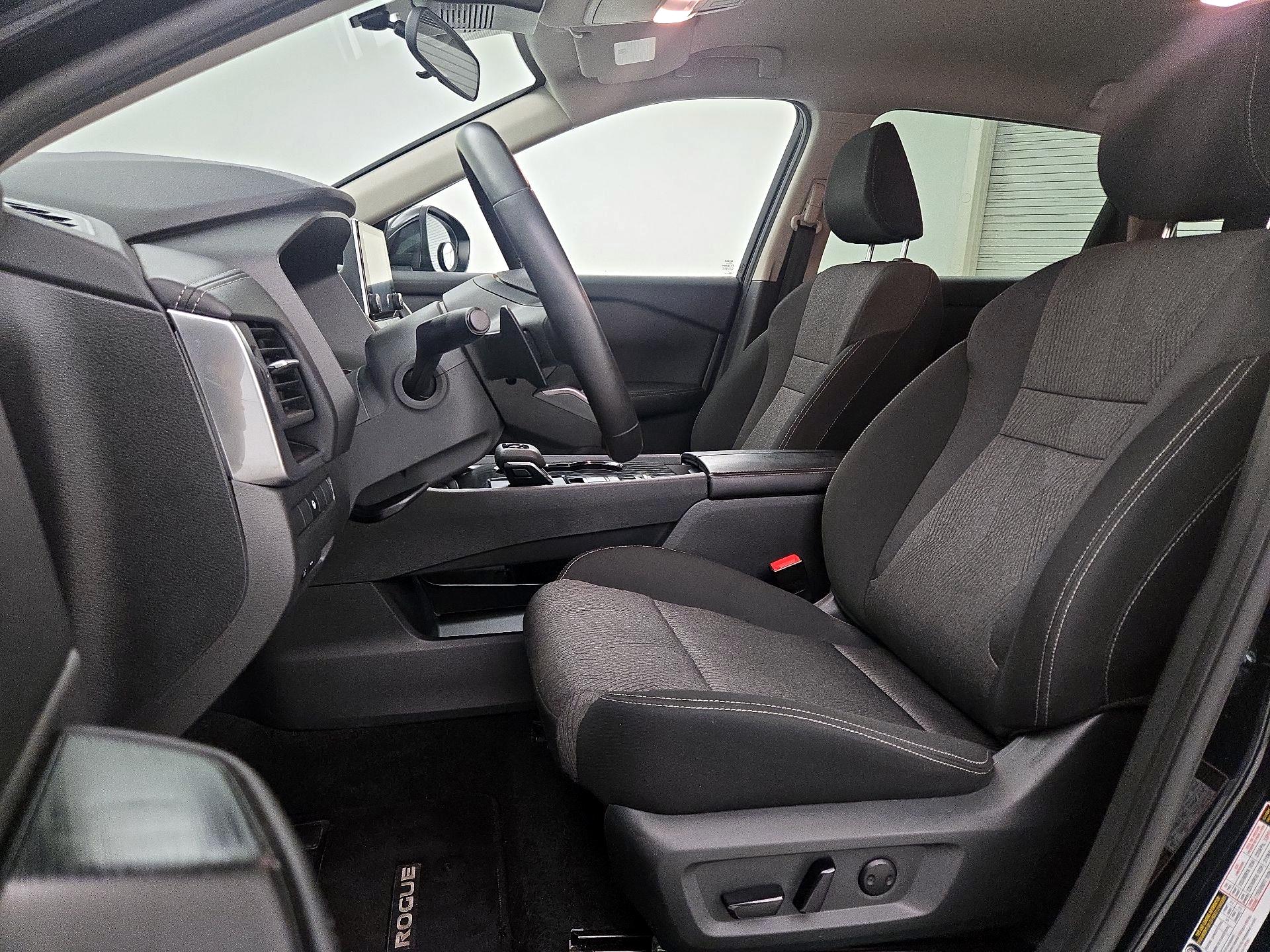 Thumbnail: 2025 Nissan Rogue - 11