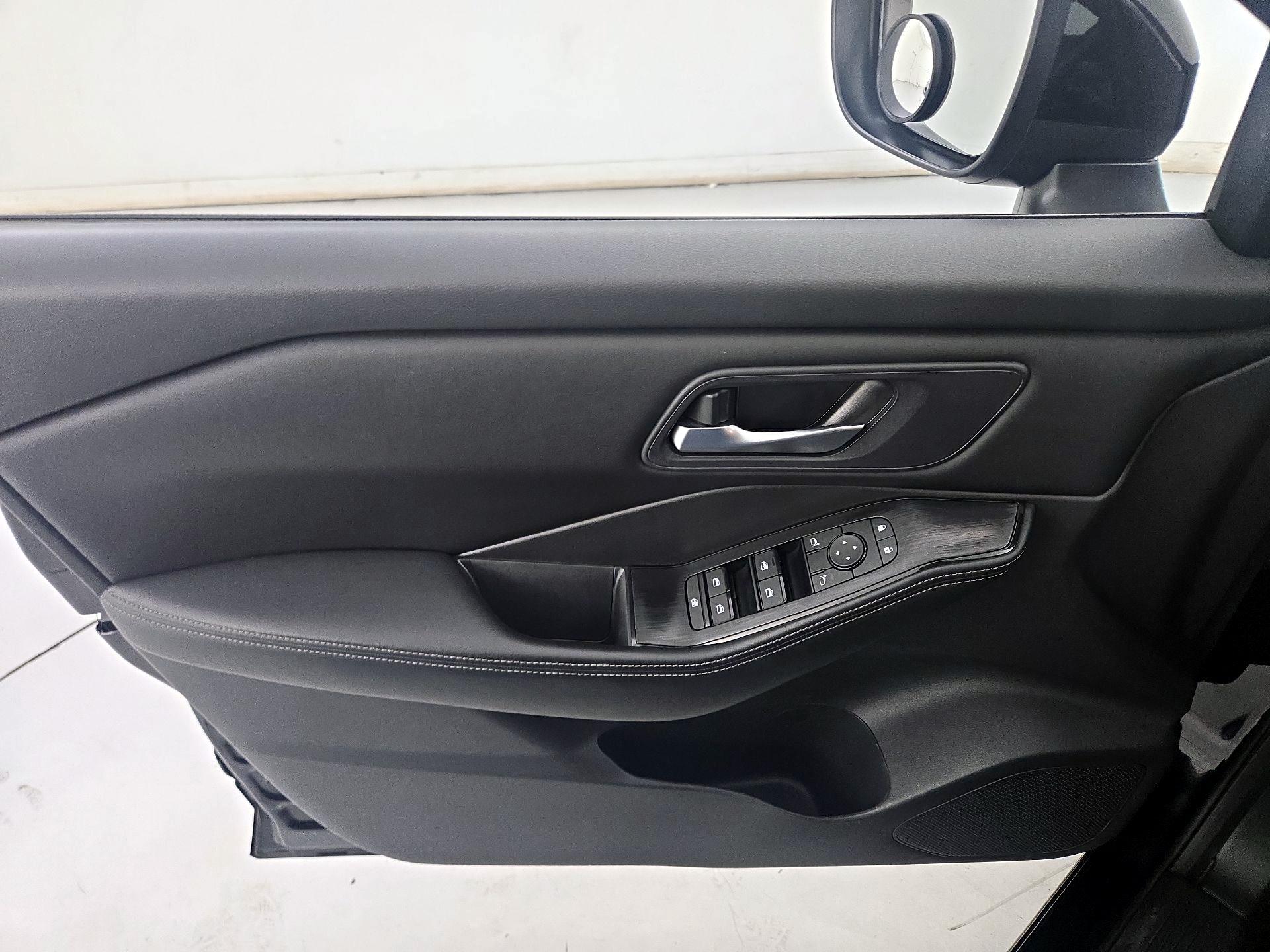 Thumbnail: 2025 Nissan Rogue - 12