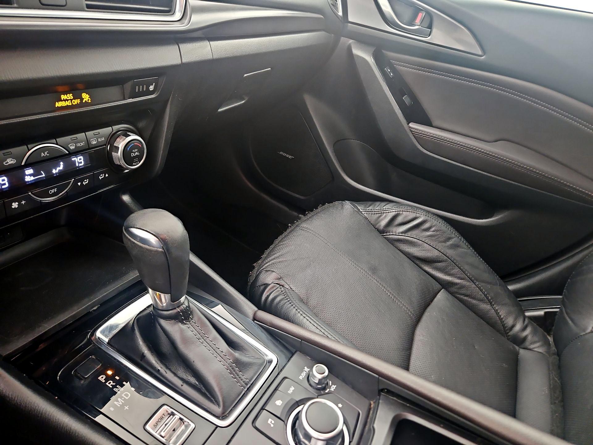 Thumbnail: 2018 Mazda Mazda3 - 15