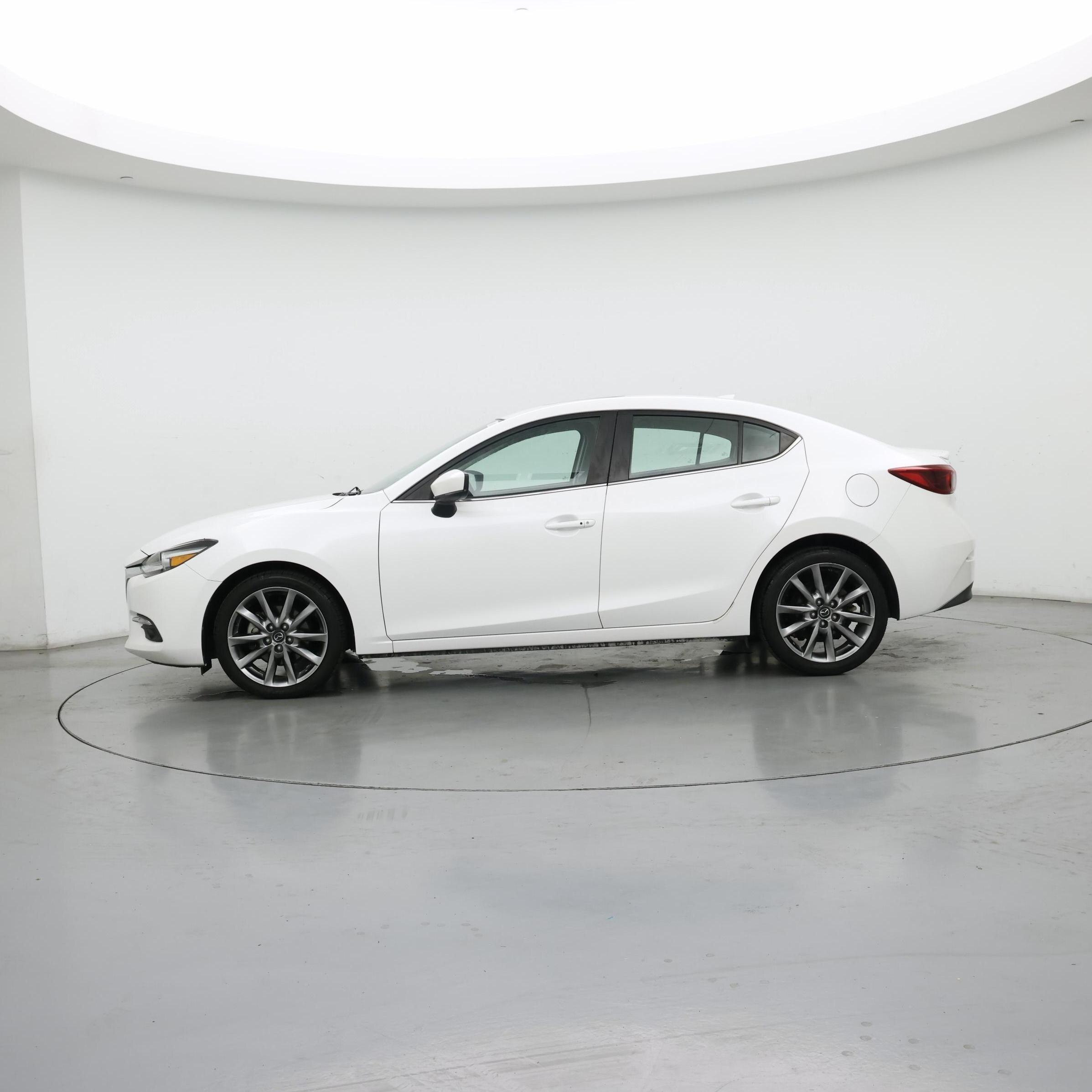 Thumbnail: 2018 Mazda Mazda3 - 3