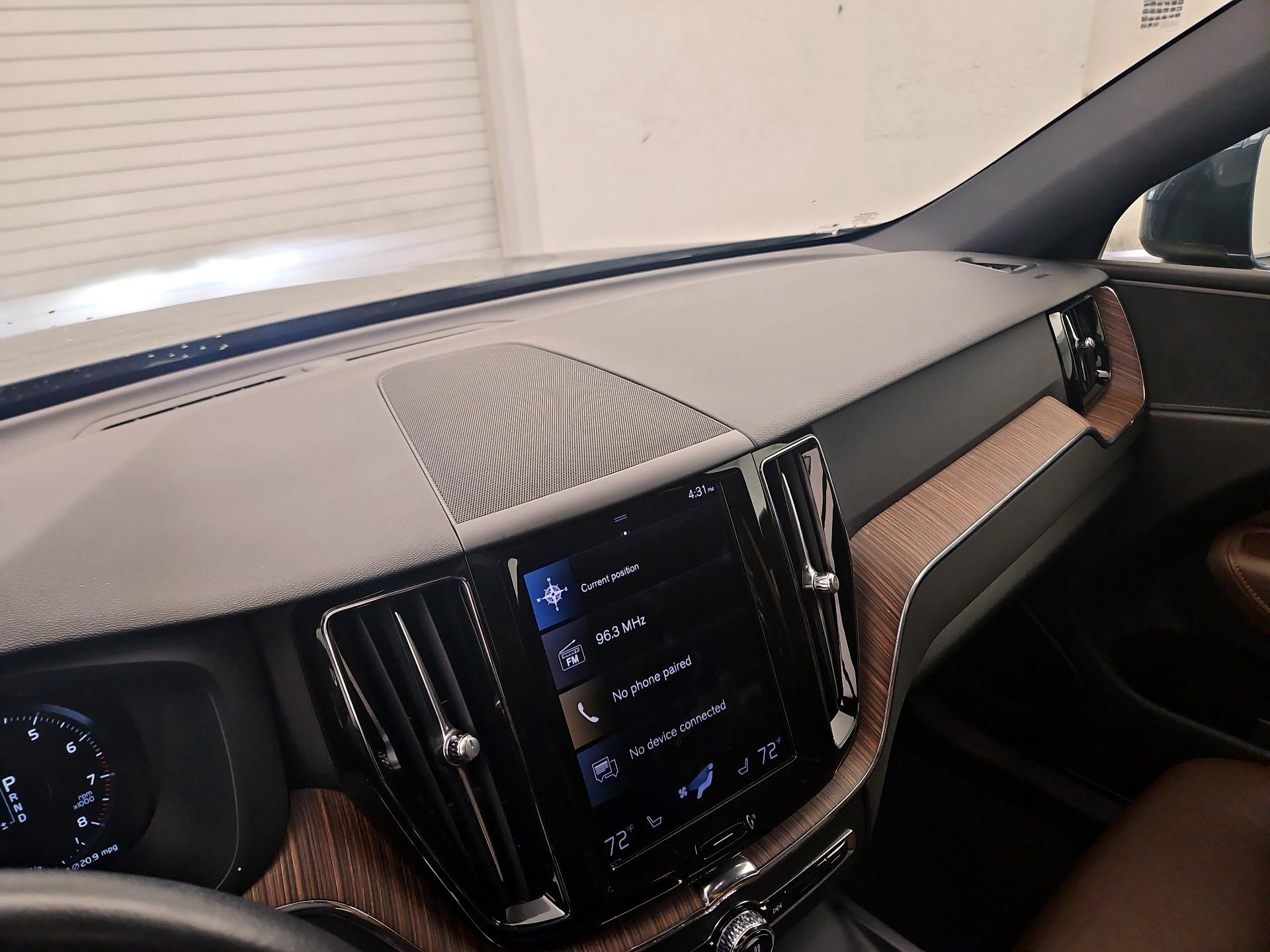 Thumbnail: 2021 Volvo XC60 - 13