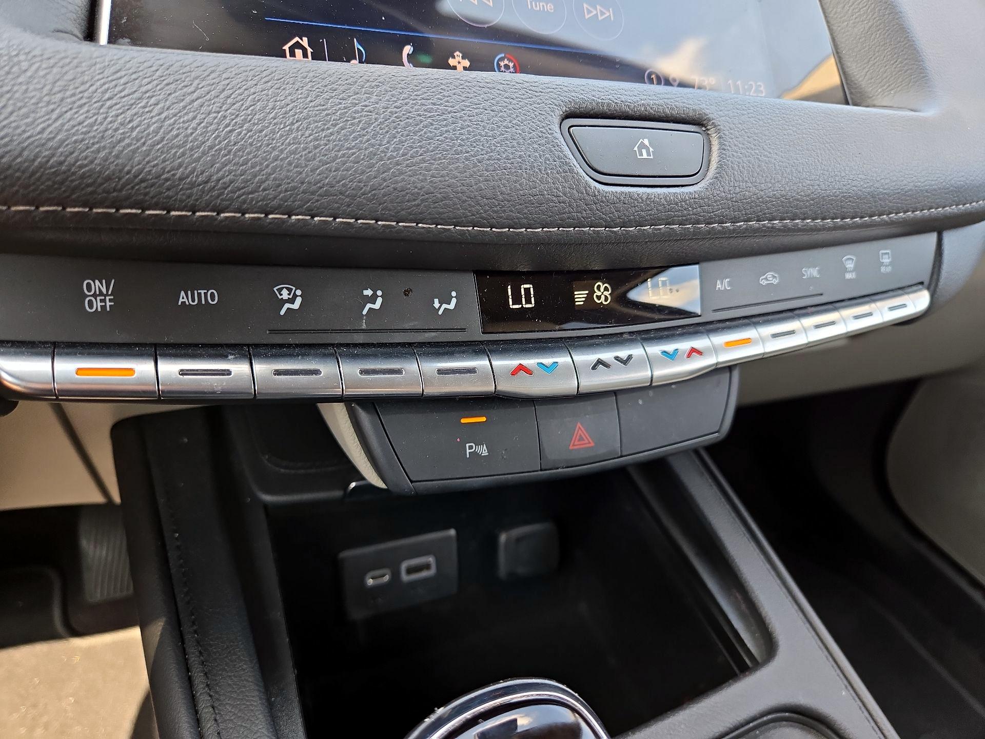 Thumbnail: 2023 Cadillac XT4 - 14