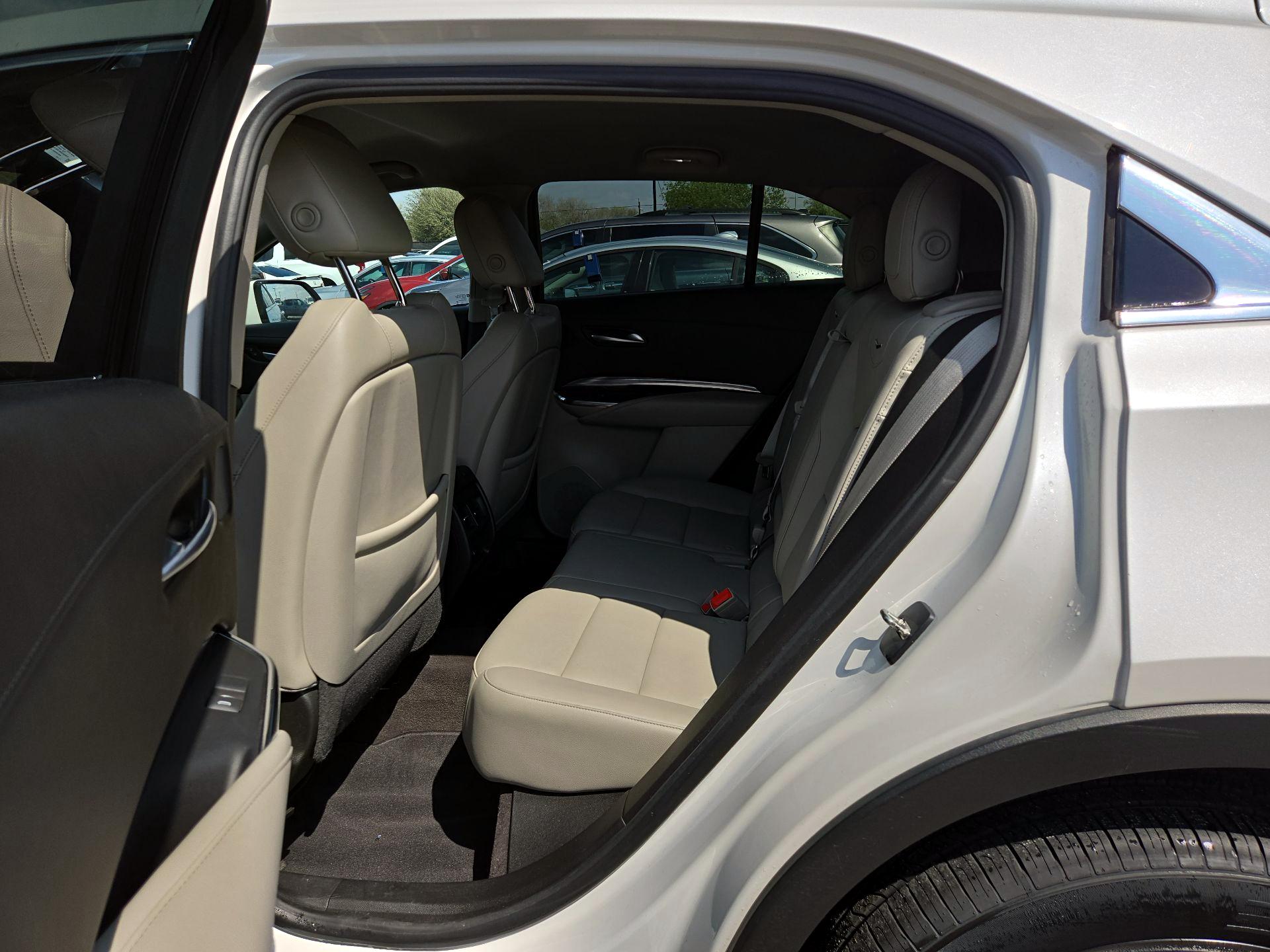 Thumbnail: 2023 Cadillac XT4 - 17