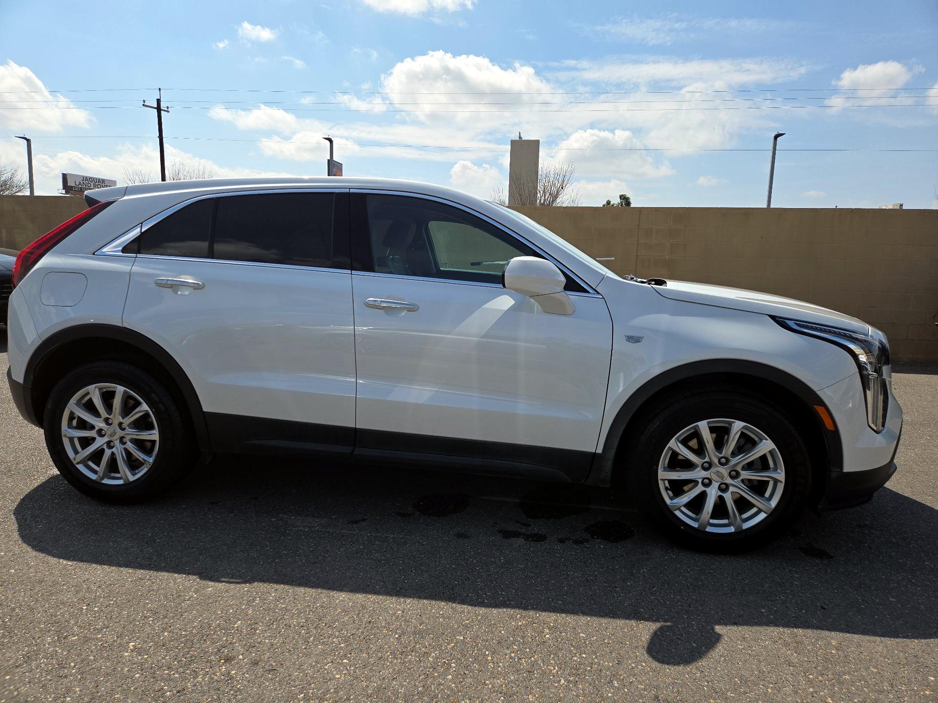 Thumbnail: 2023 Cadillac XT4 - 4