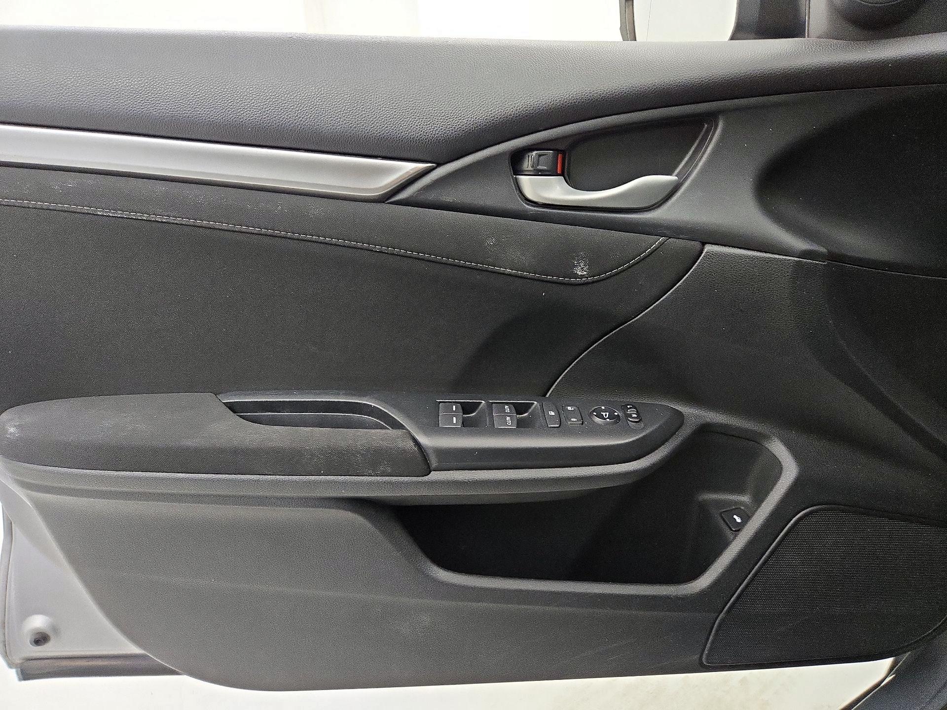 Thumbnail: 2016 Honda Civic - 12