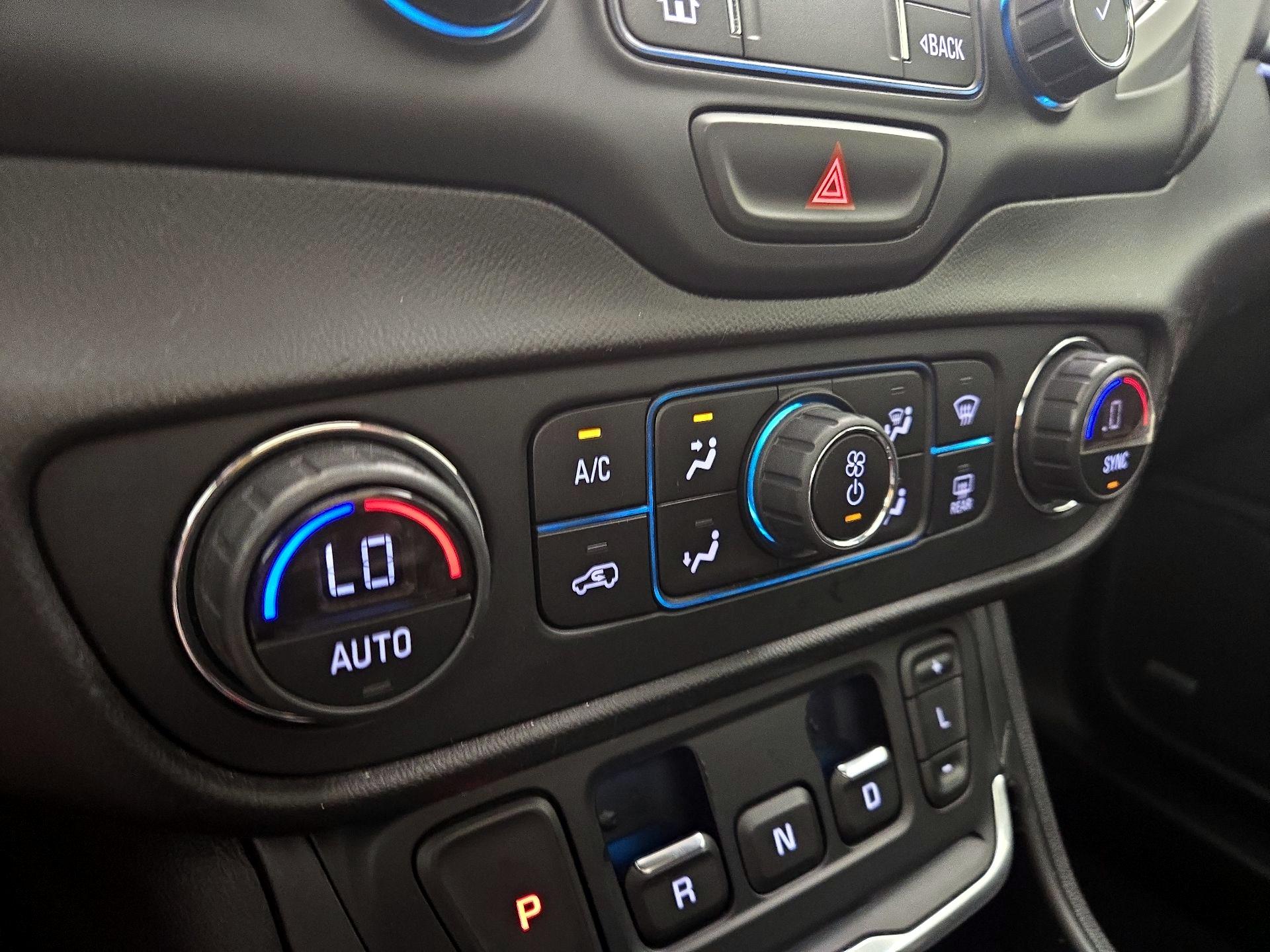 Thumbnail: 2019 GMC Terrain - 17