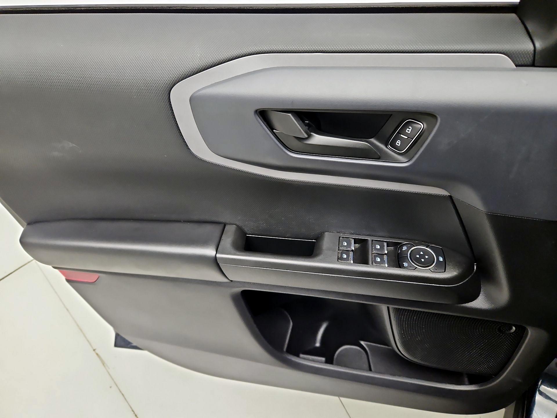 Thumbnail: 2022 Ford Bronco Sport - 12