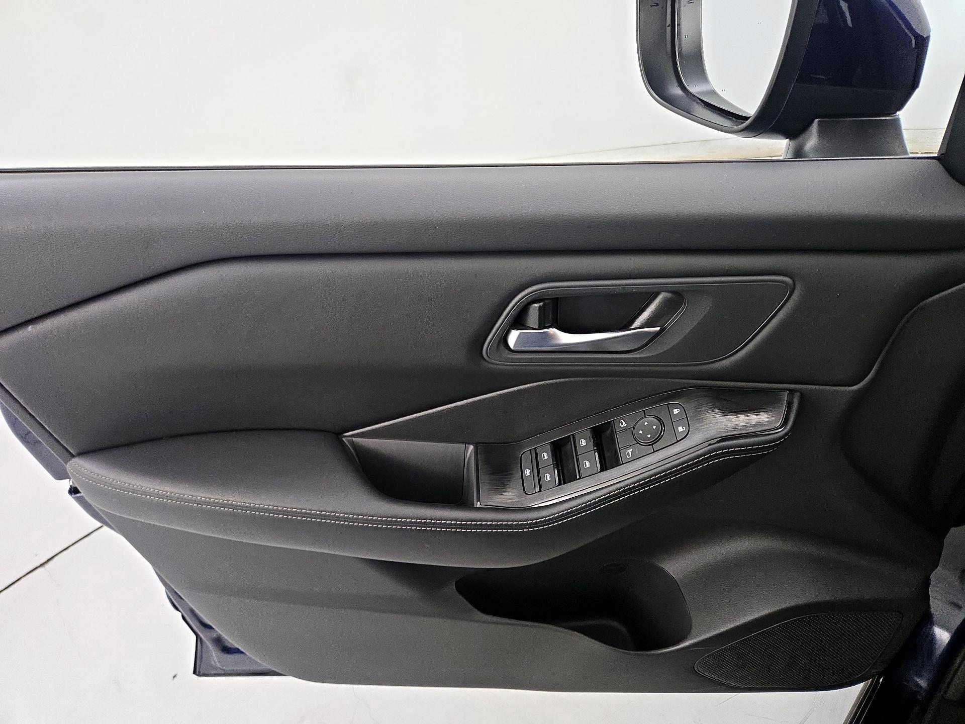 Thumbnail: 2025 Nissan Rogue - 12