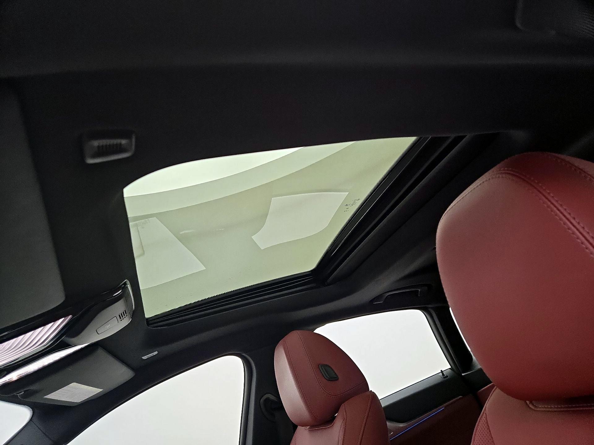Thumbnail: 2023 BMW i4 - 20