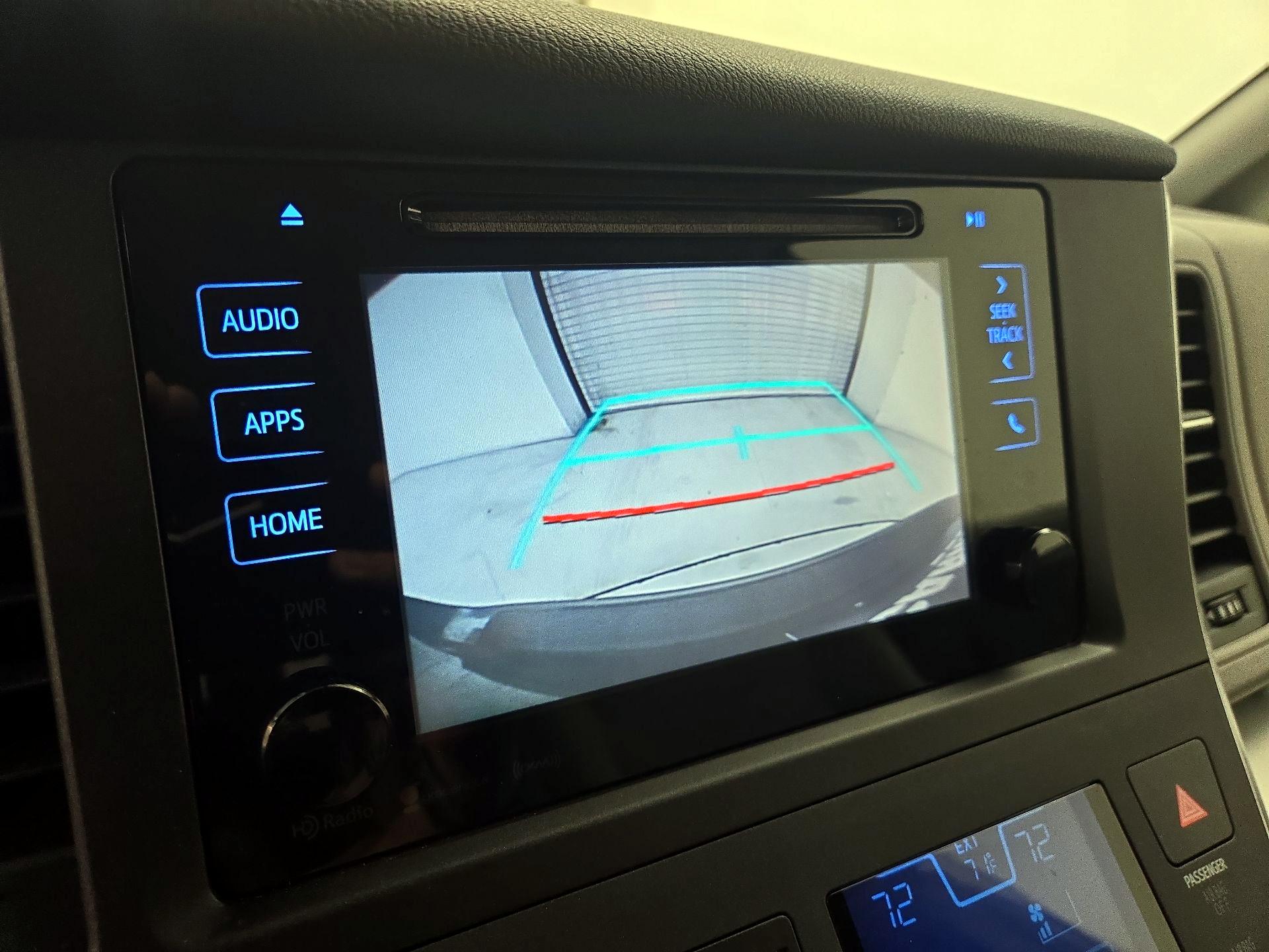 Thumbnail: 2017 Toyota Sienna - 12
