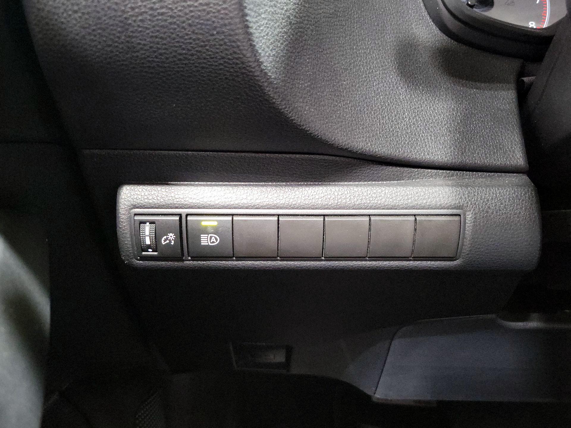 Thumbnail: 2025 Toyota Corolla - 13