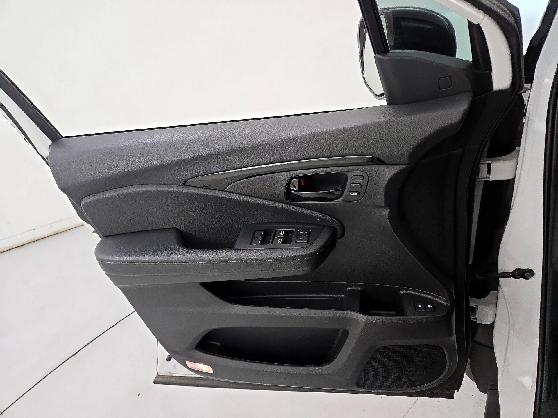 Thumbnail: 2023 Honda Passport - 12