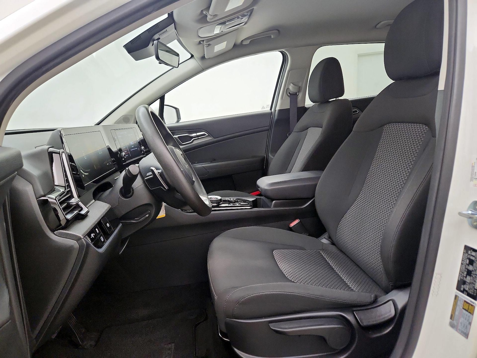 2024 Kia Sportage LX Hybrid - Photo 12