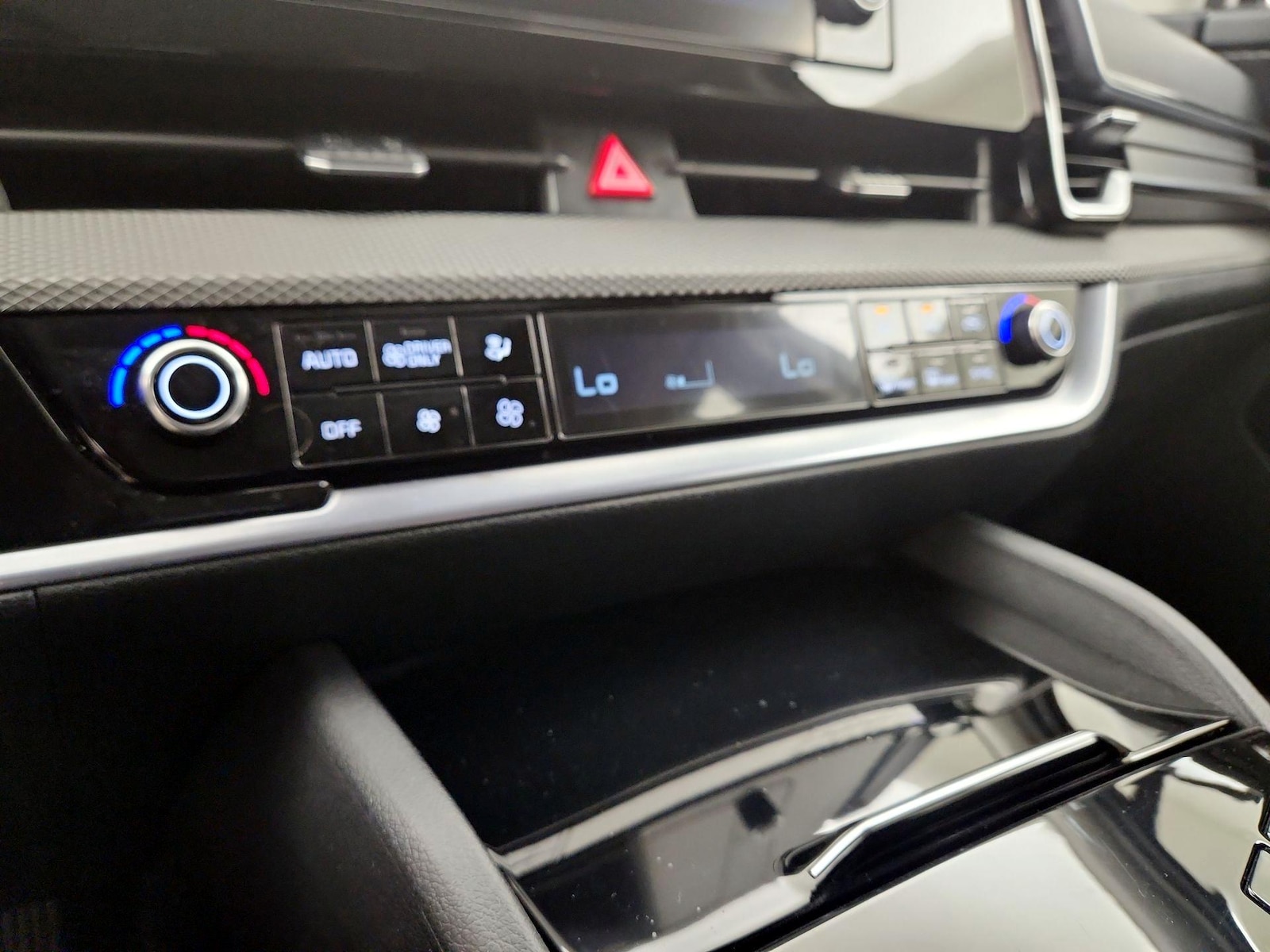 2024 Kia Sportage LX Hybrid - Photo 16