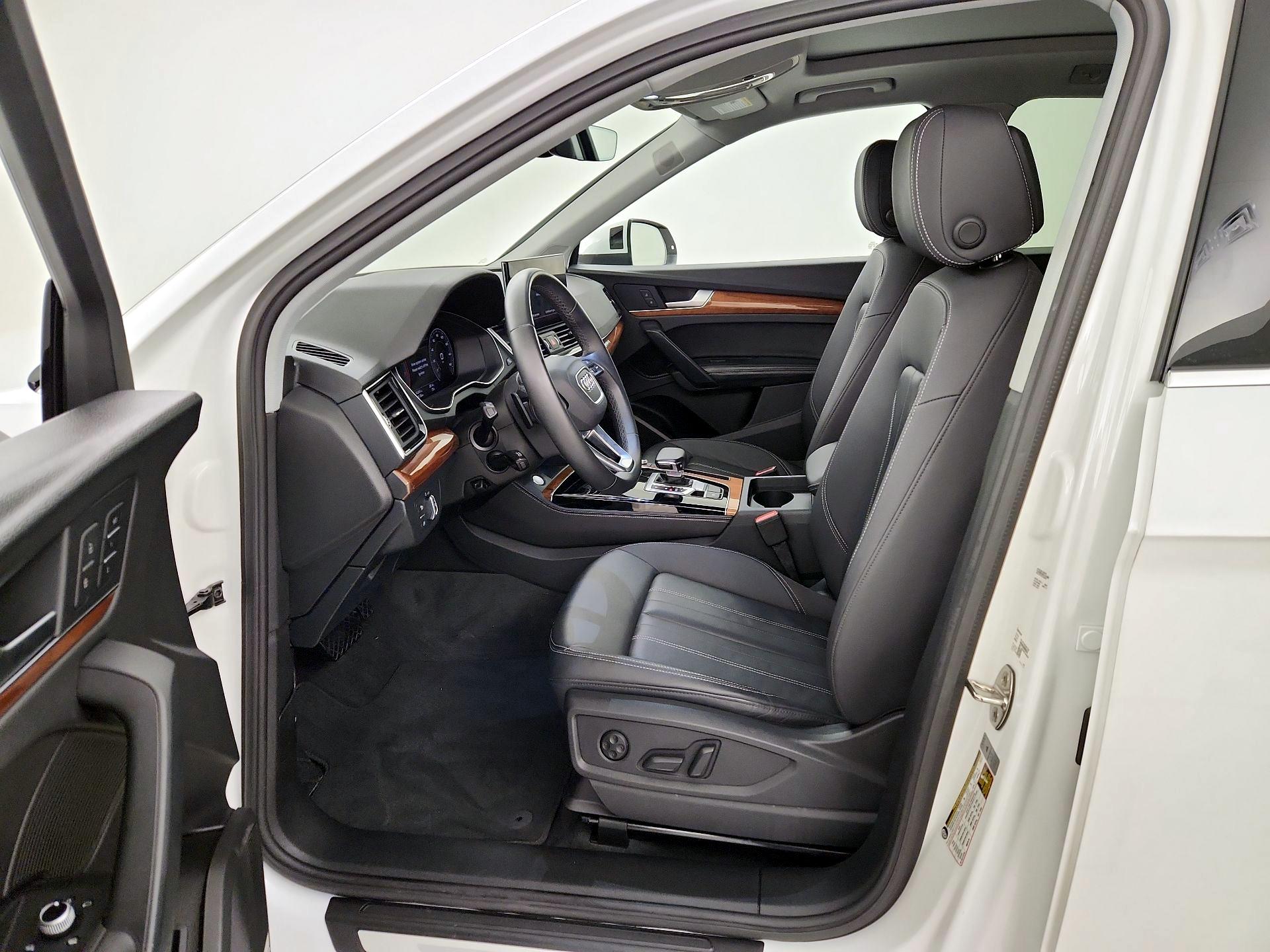 Thumbnail: 2023 Audi Q5 - 11