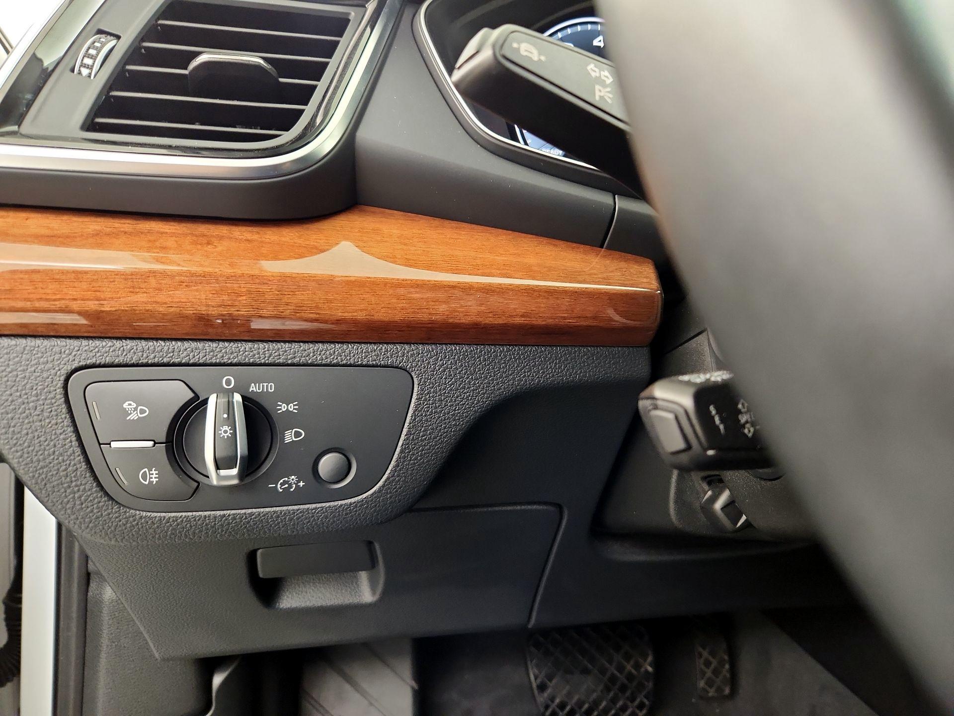 Thumbnail: 2023 Audi Q5 - 13