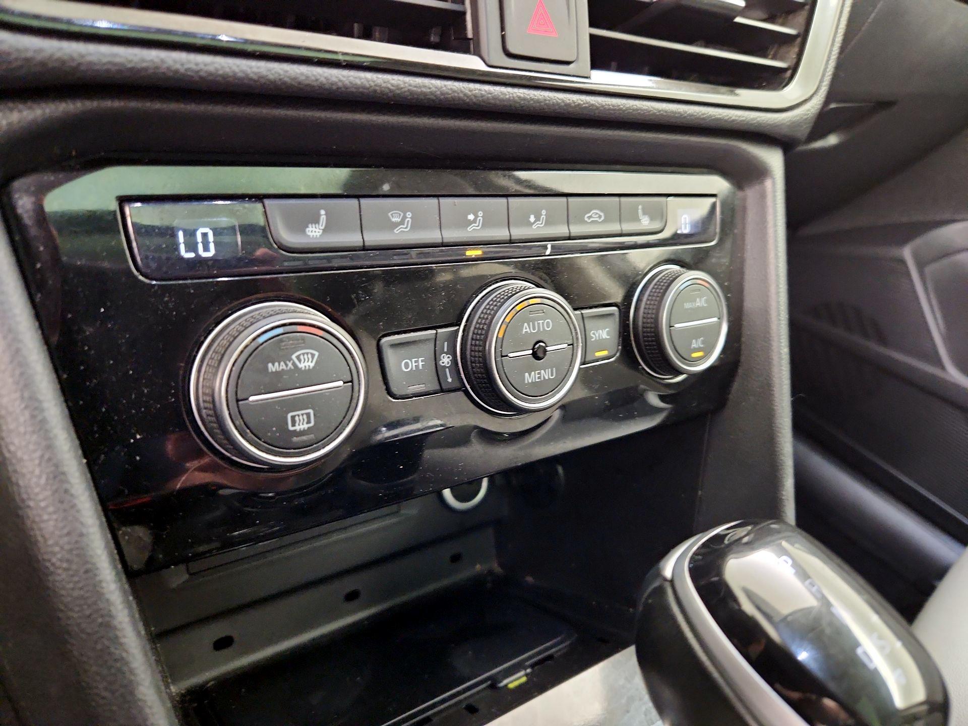 Thumbnail: 2024 Volkswagen Taos - 16