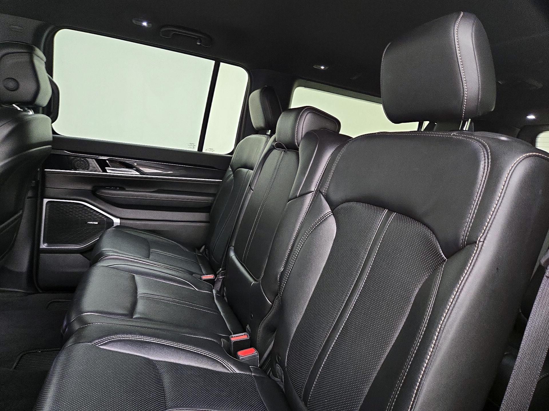 Thumbnail: 2023 Jeep Wagoneer - 20