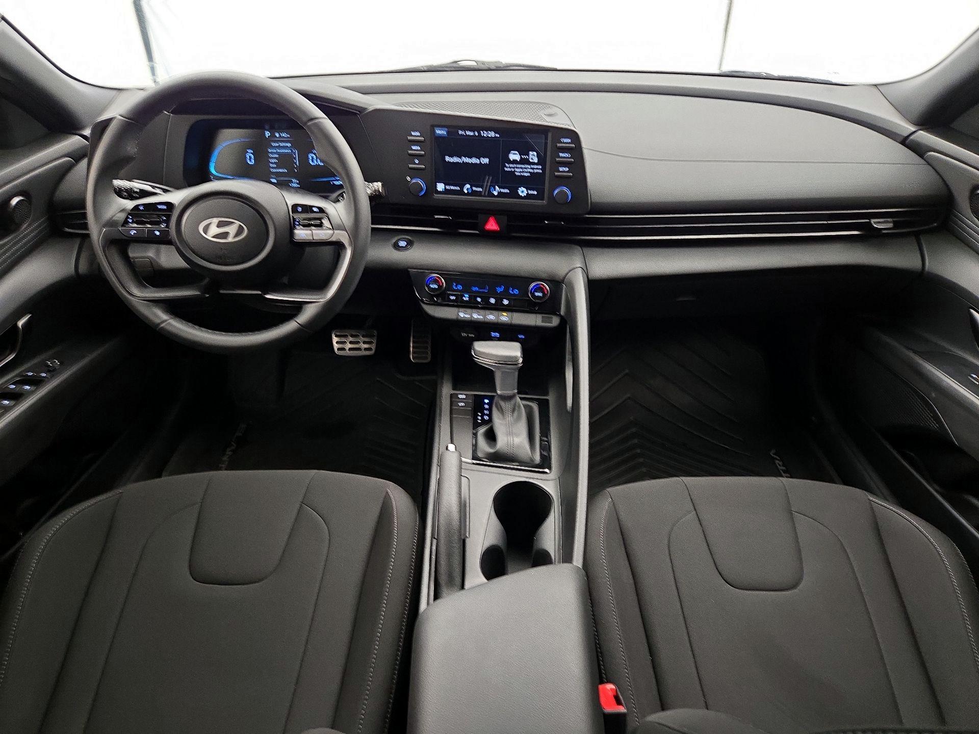 Thumbnail: 2025 Hyundai Elantra - 9