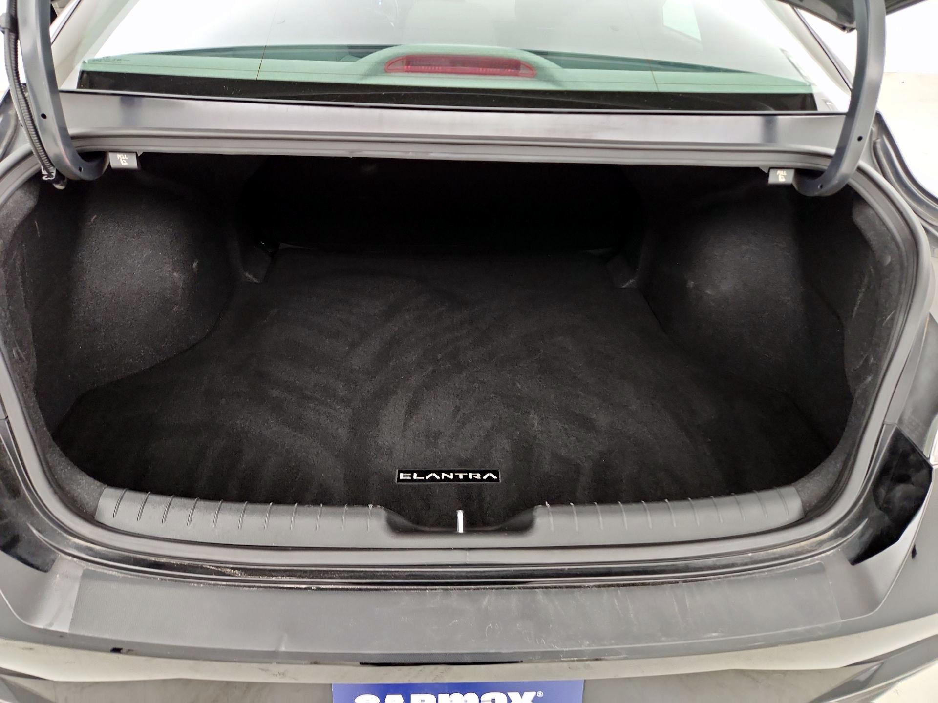 Thumbnail: 2023 Hyundai Elantra - 20