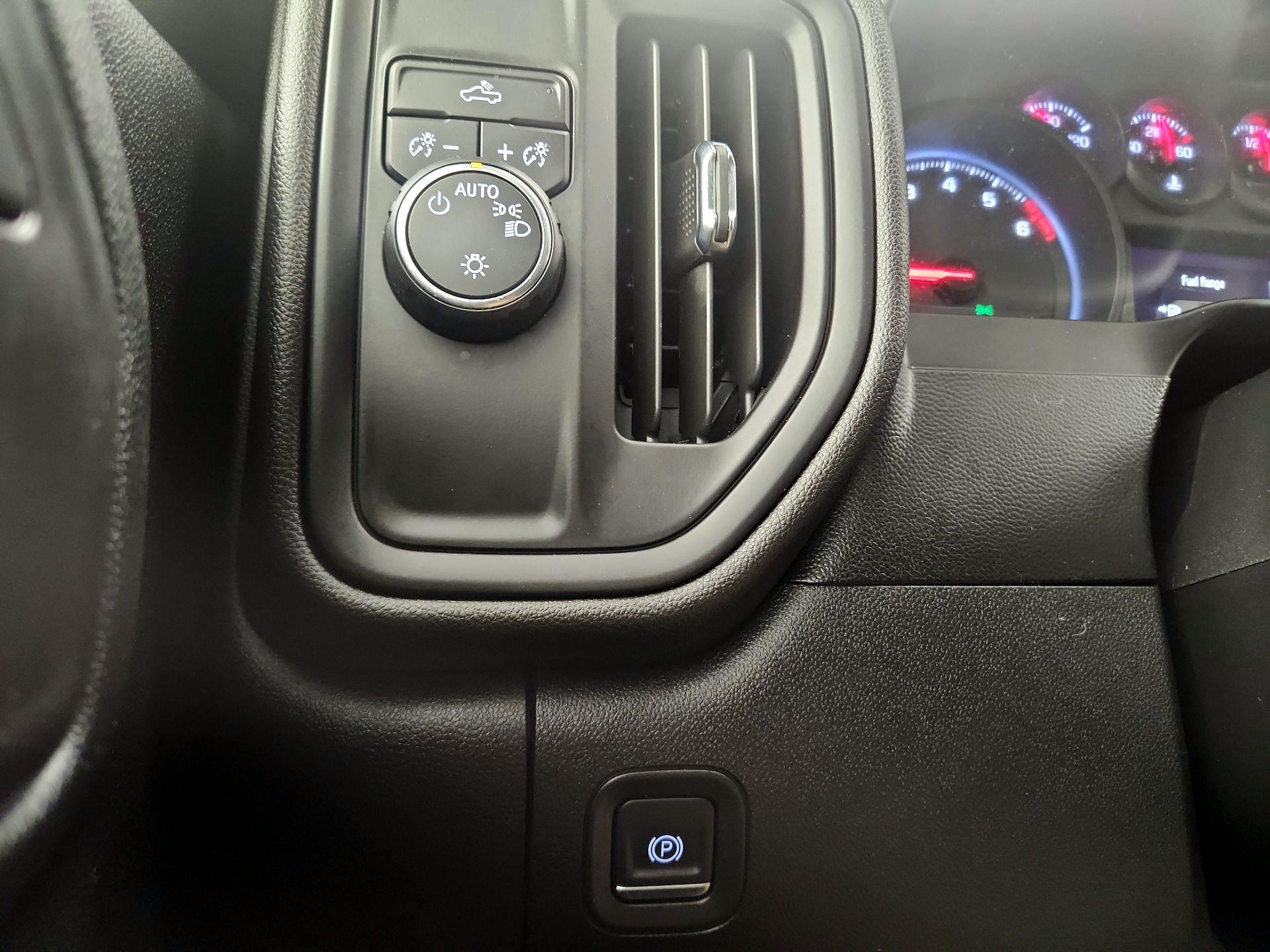 Thumbnail: 2021 Chevrolet Silverado 1500 - 13