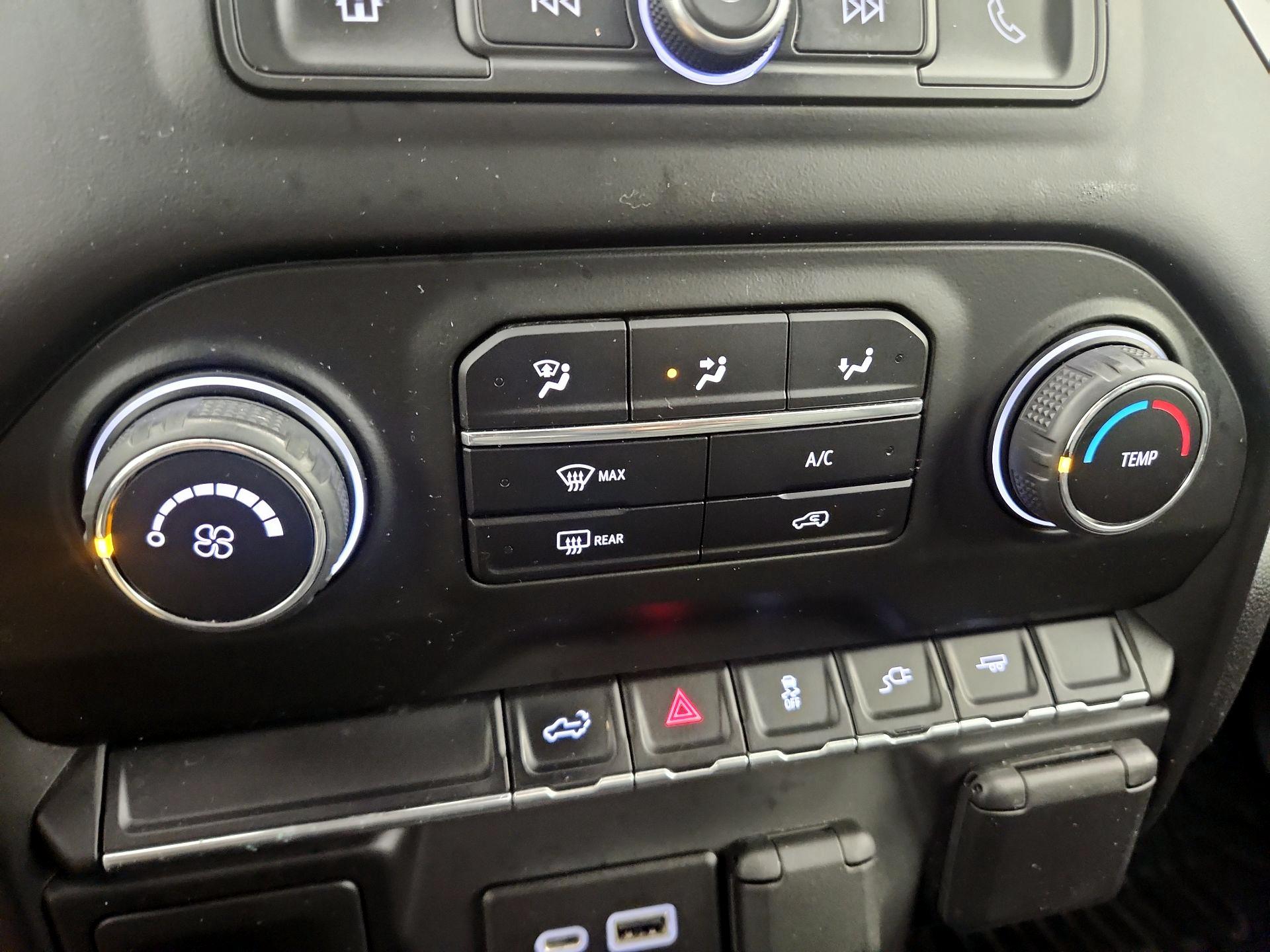 Thumbnail: 2021 Chevrolet Silverado 1500 - 16