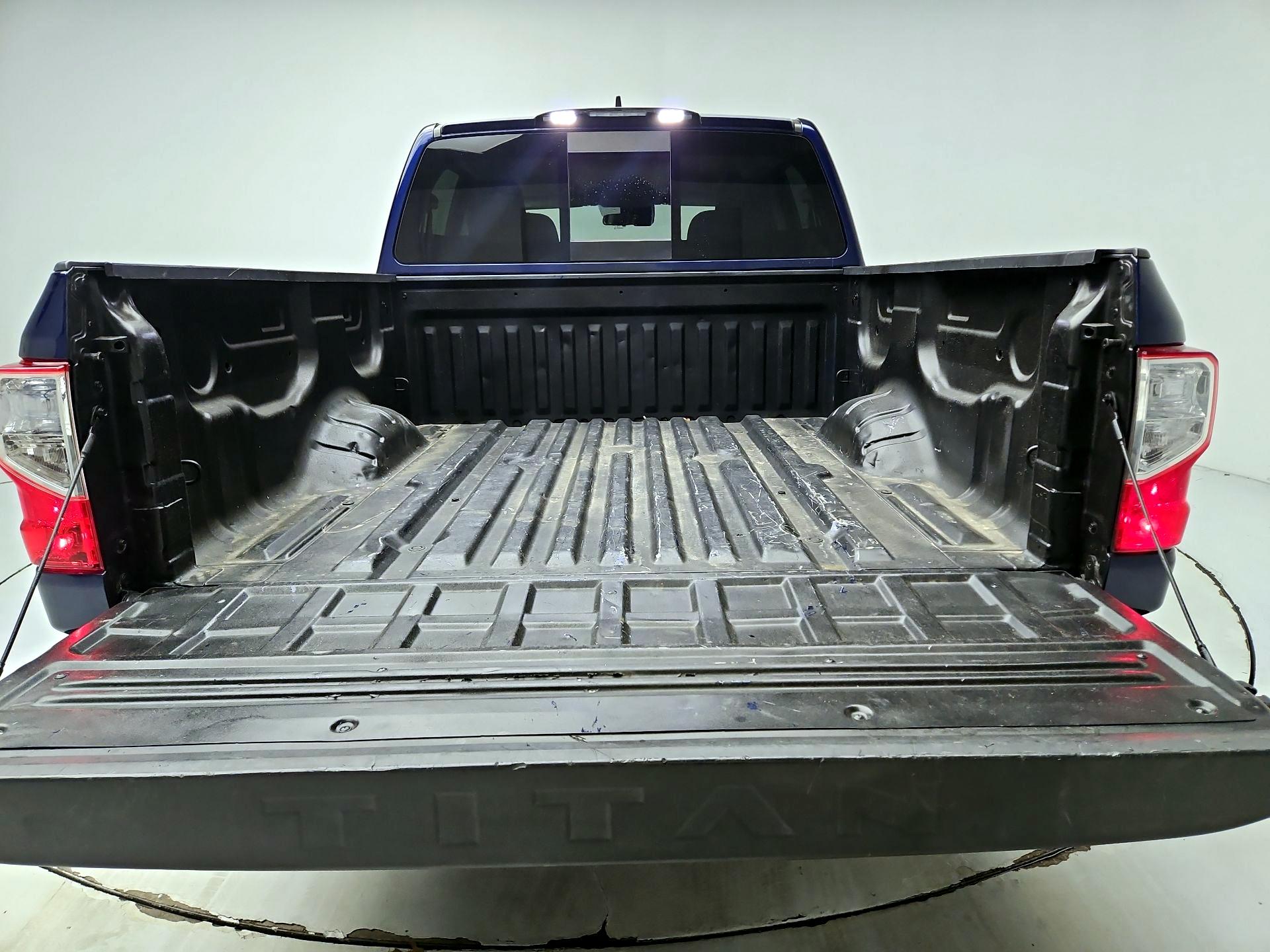 Thumbnail: 2022 Nissan Titan - 20