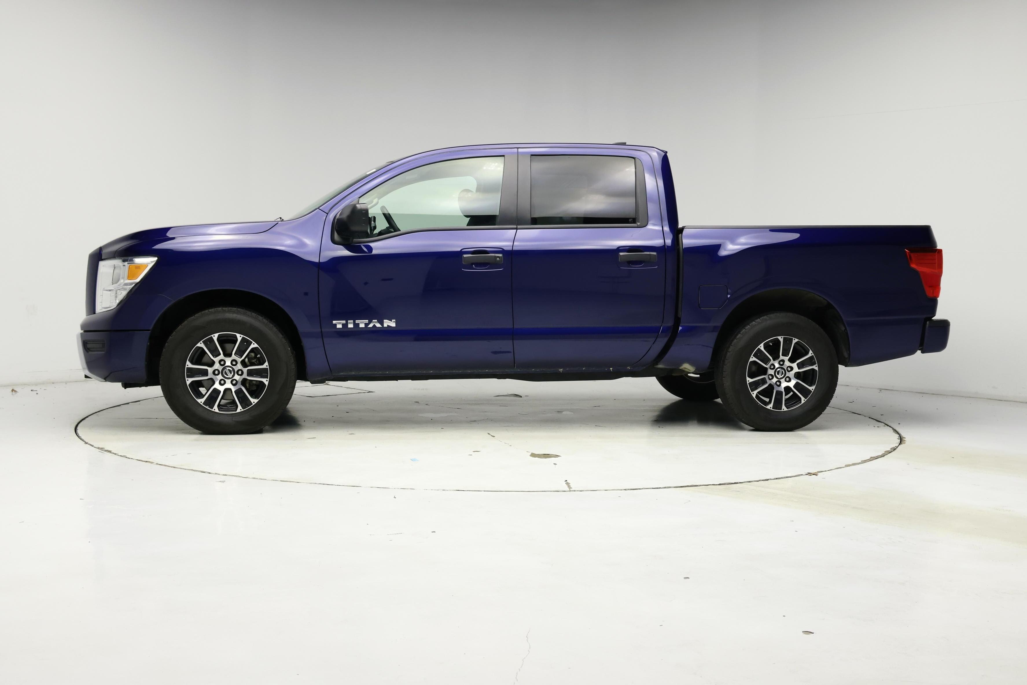 Thumbnail: 2022 Nissan Titan - 3