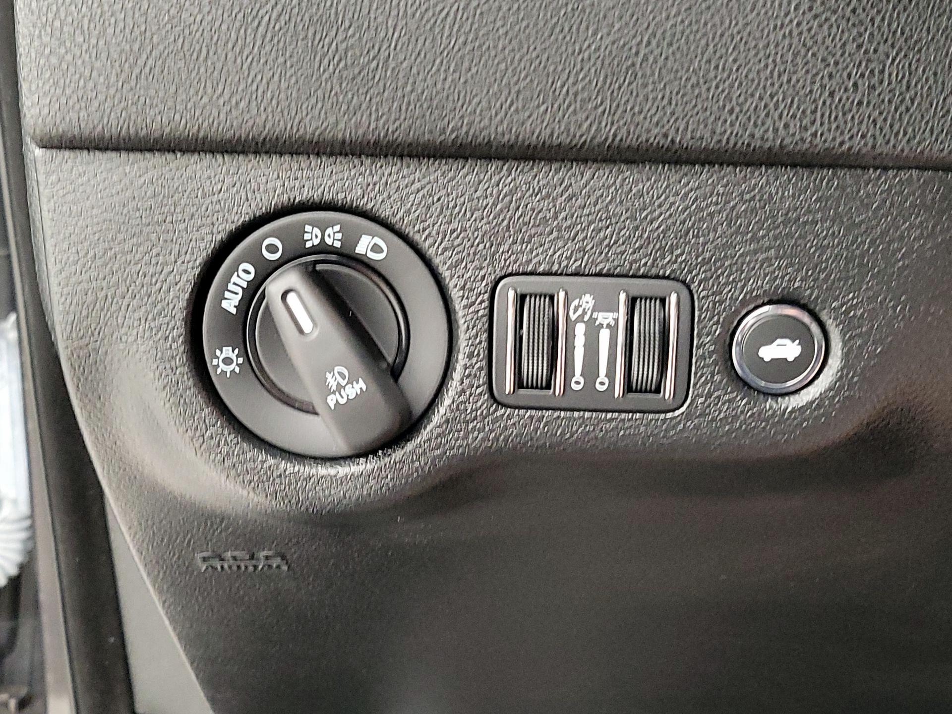 Thumbnail: 2021 Dodge Charger - 13