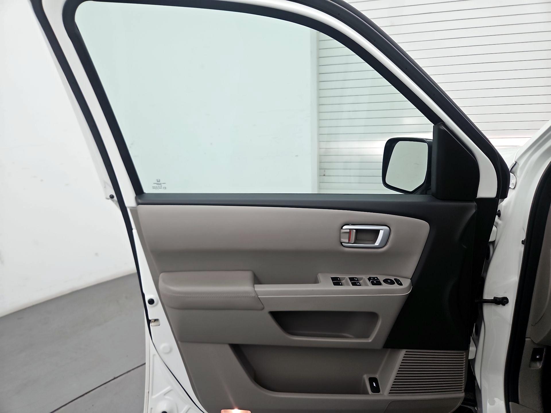 Thumbnail: 2015 Honda Pilot - 12