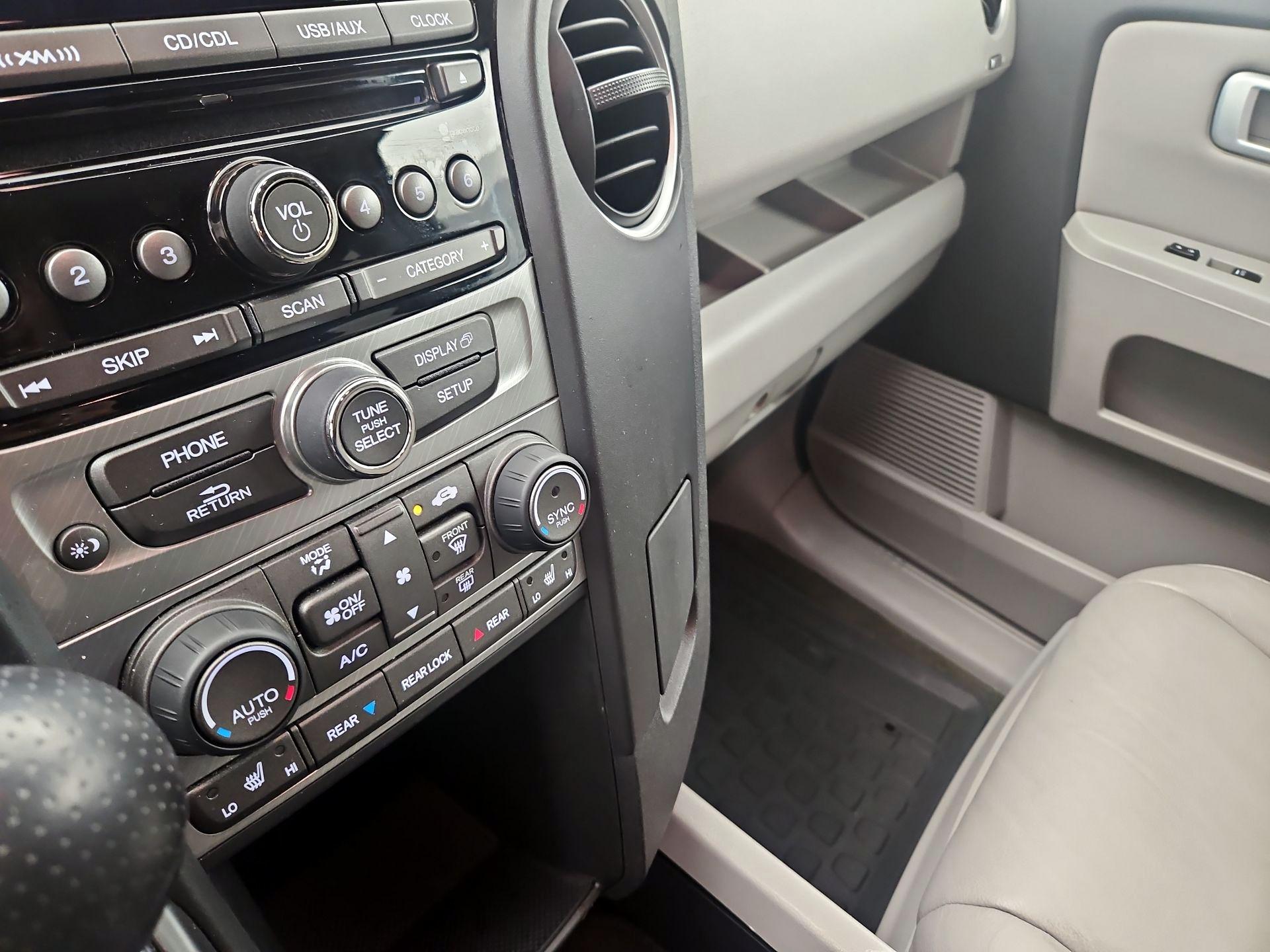 Thumbnail: 2015 Honda Pilot - 14