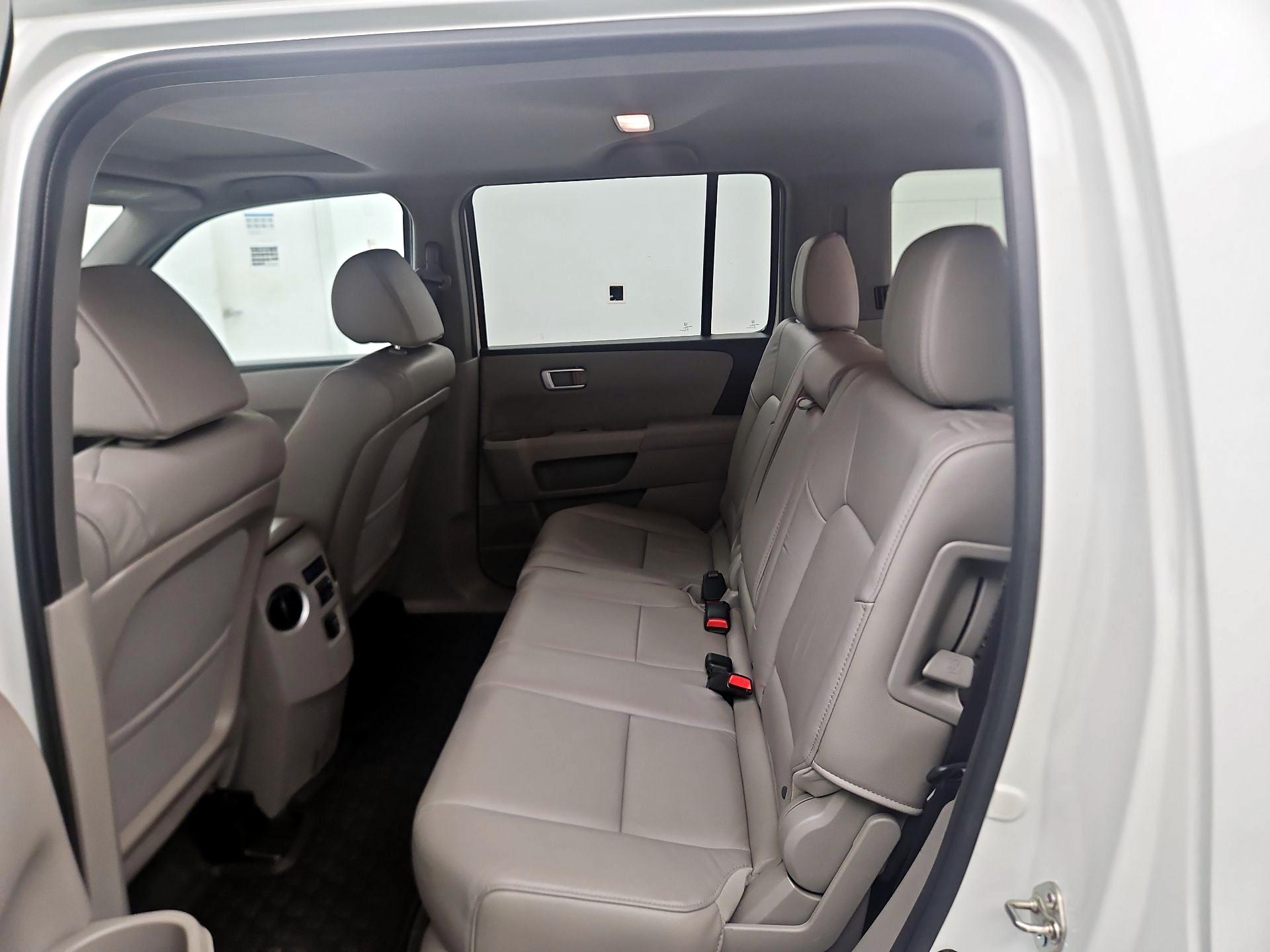 Thumbnail: 2015 Honda Pilot - 16