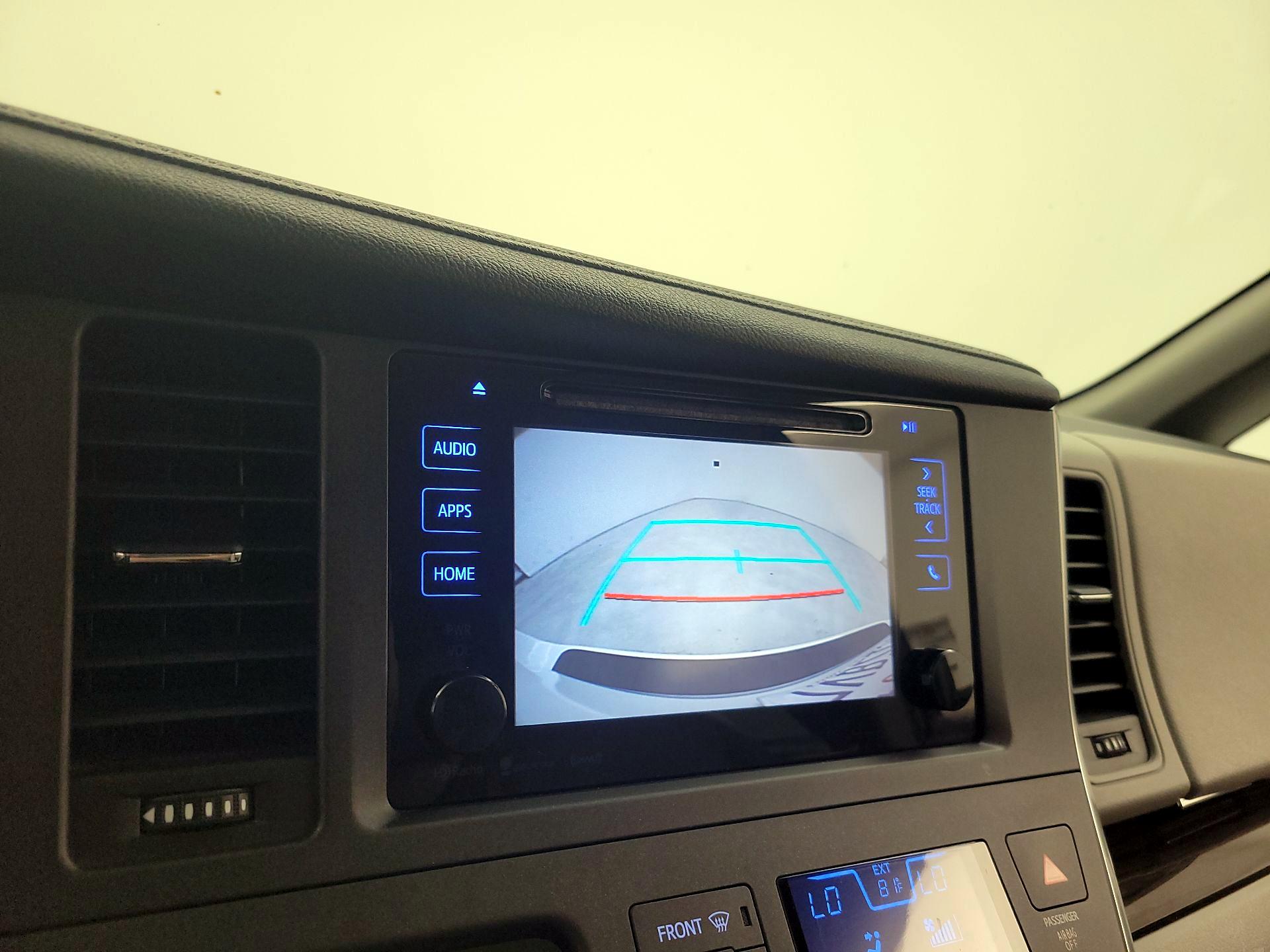 Thumbnail: 2017 Toyota Sienna - 14